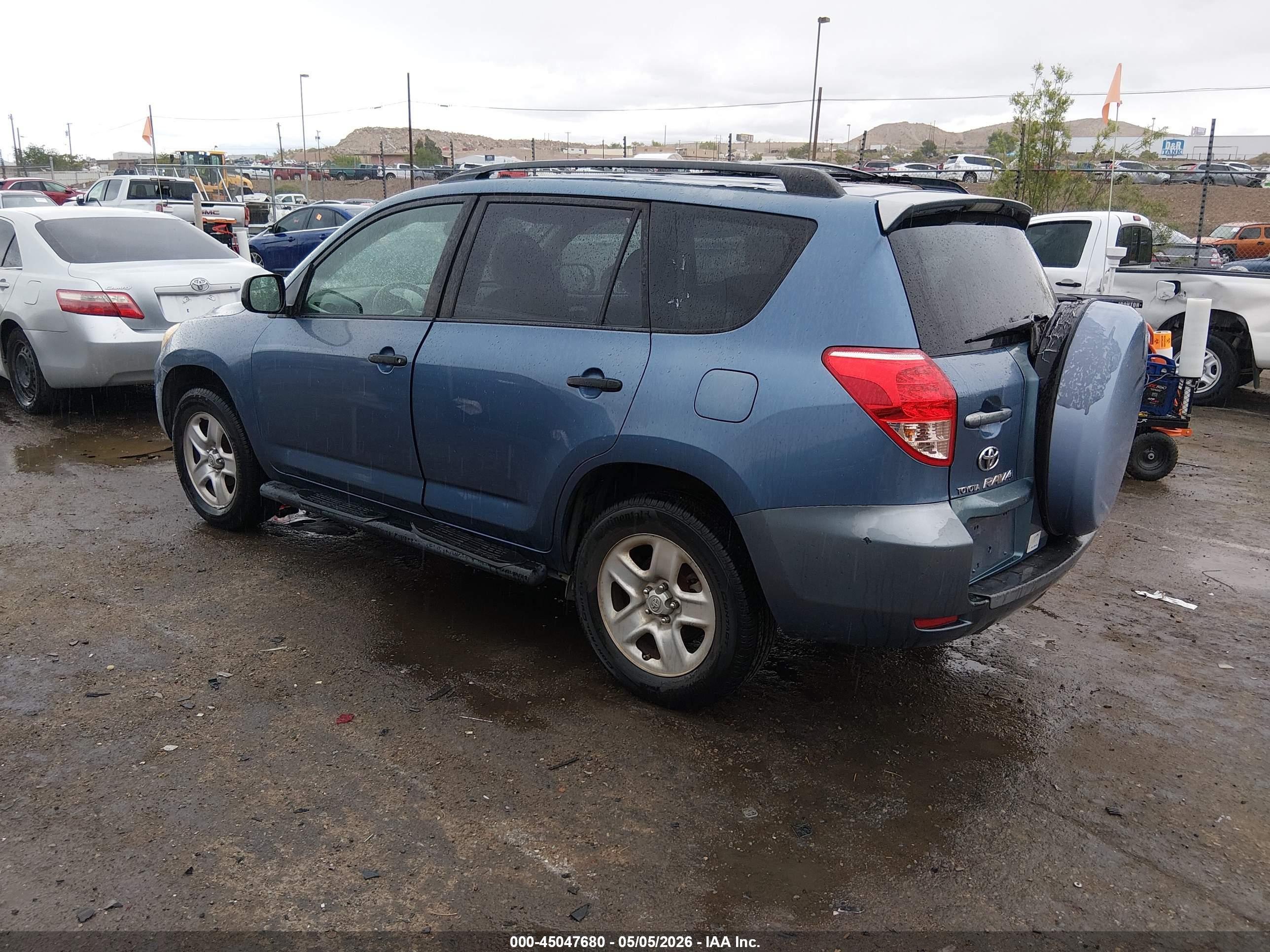 TOYOTA RAV4 image 3