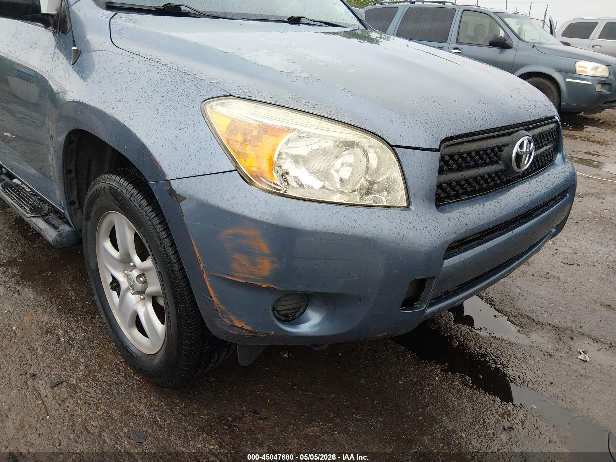 TOYOTA RAV4 image 6