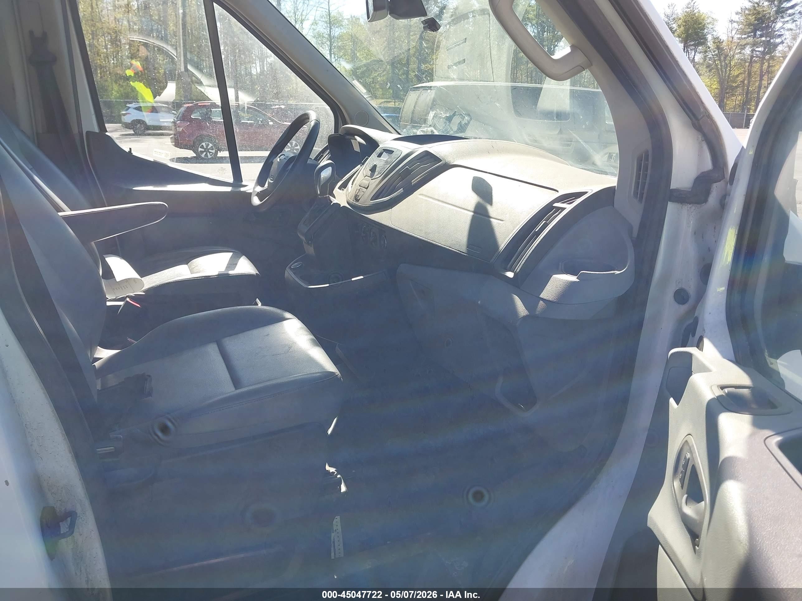 FORD TRANSIT-150 image 5