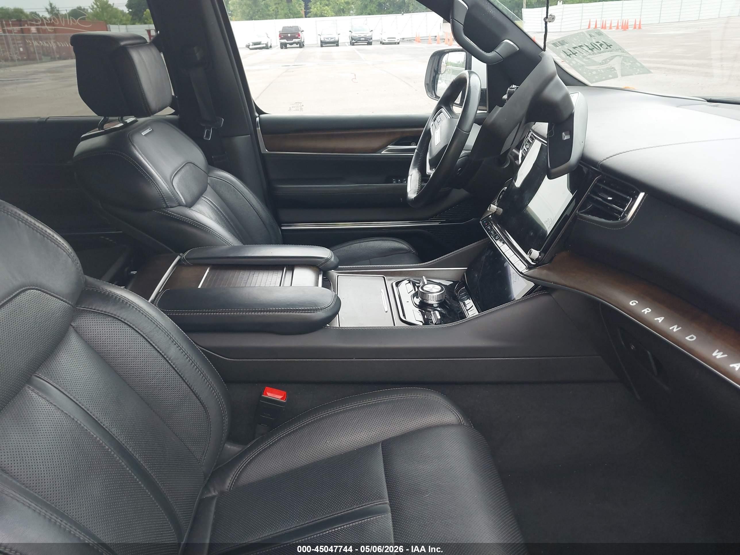 JEEP GRAND image 5