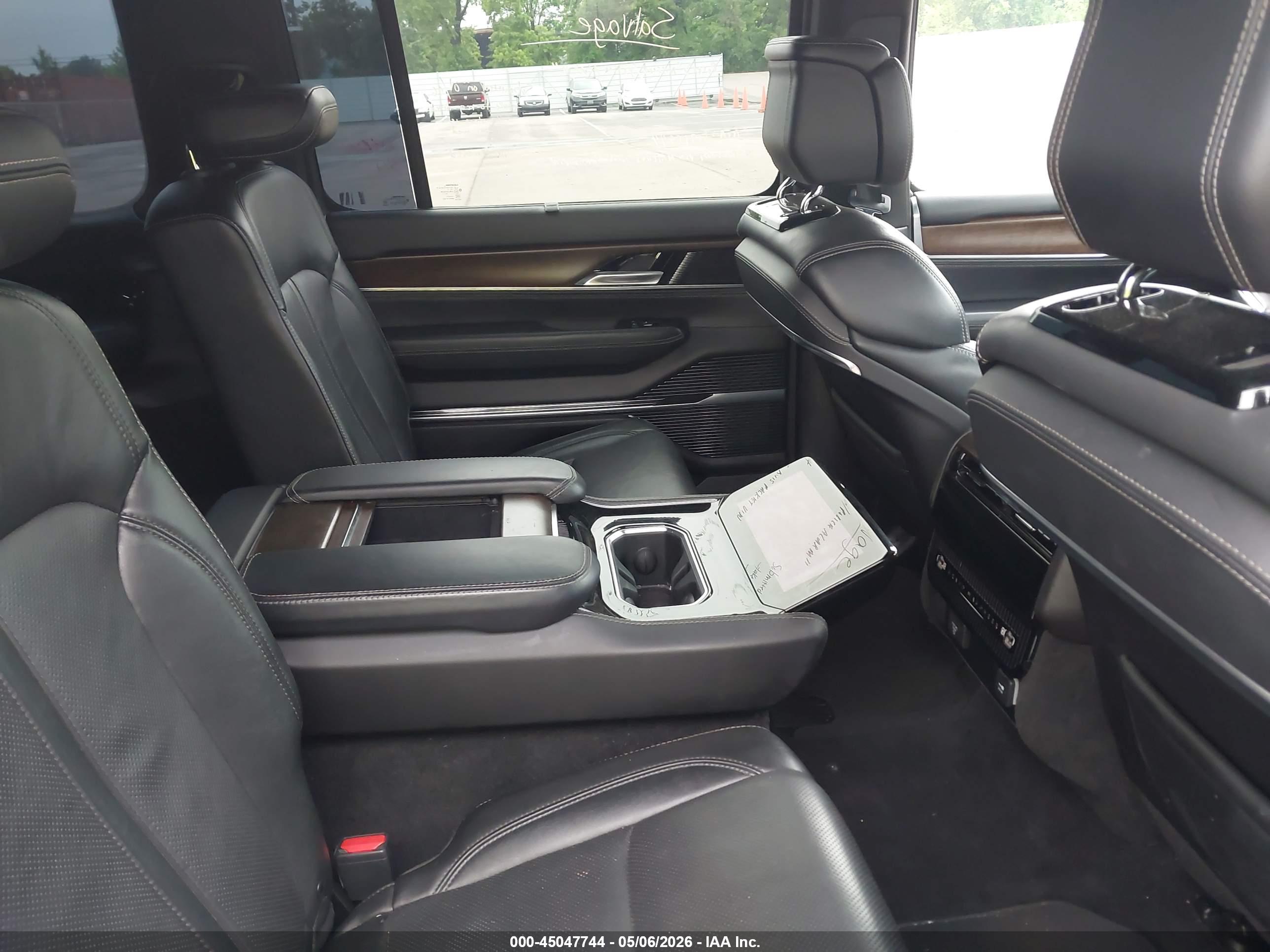 JEEP GRAND image 8