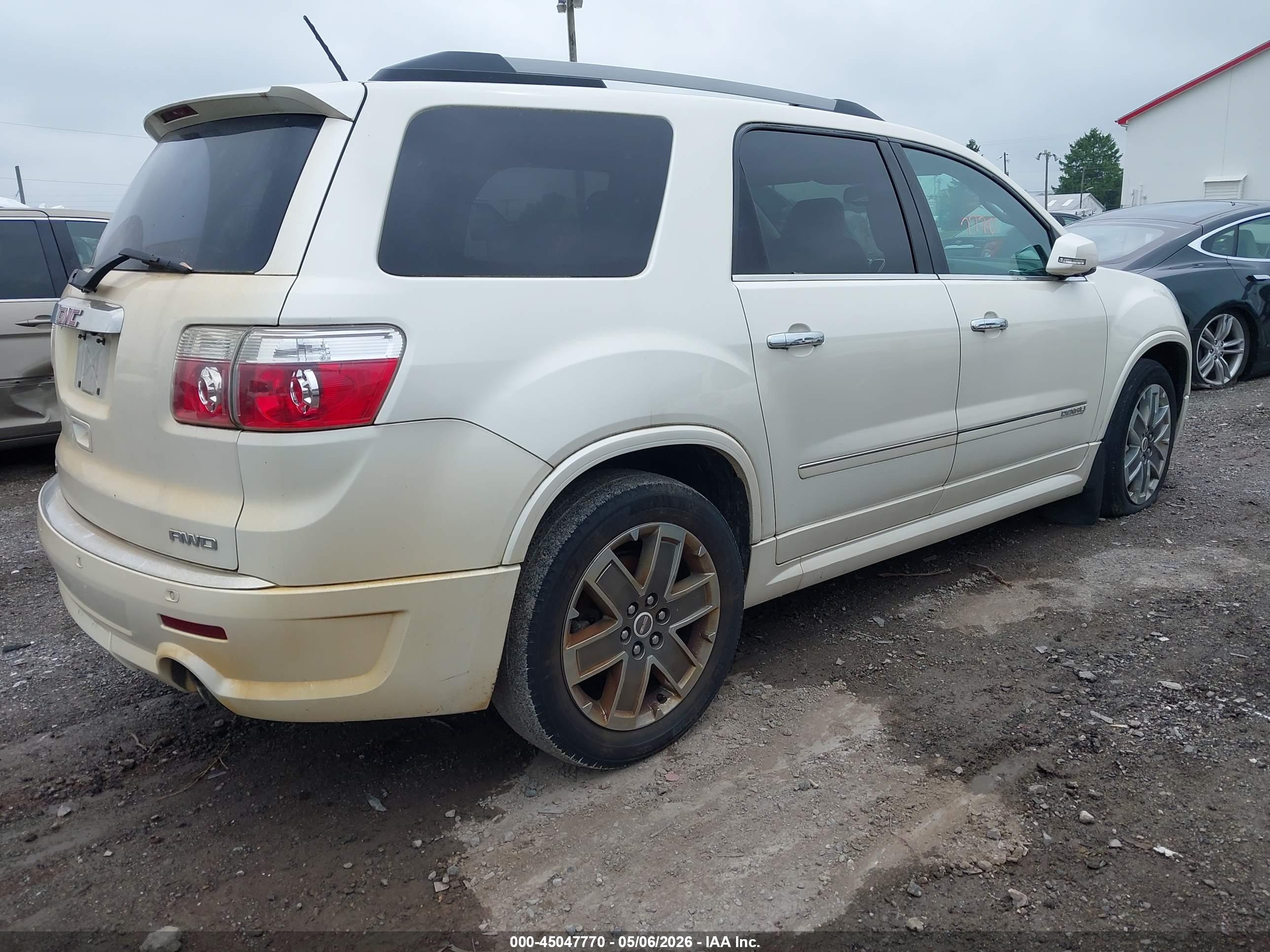 GMC ACADIA image 4