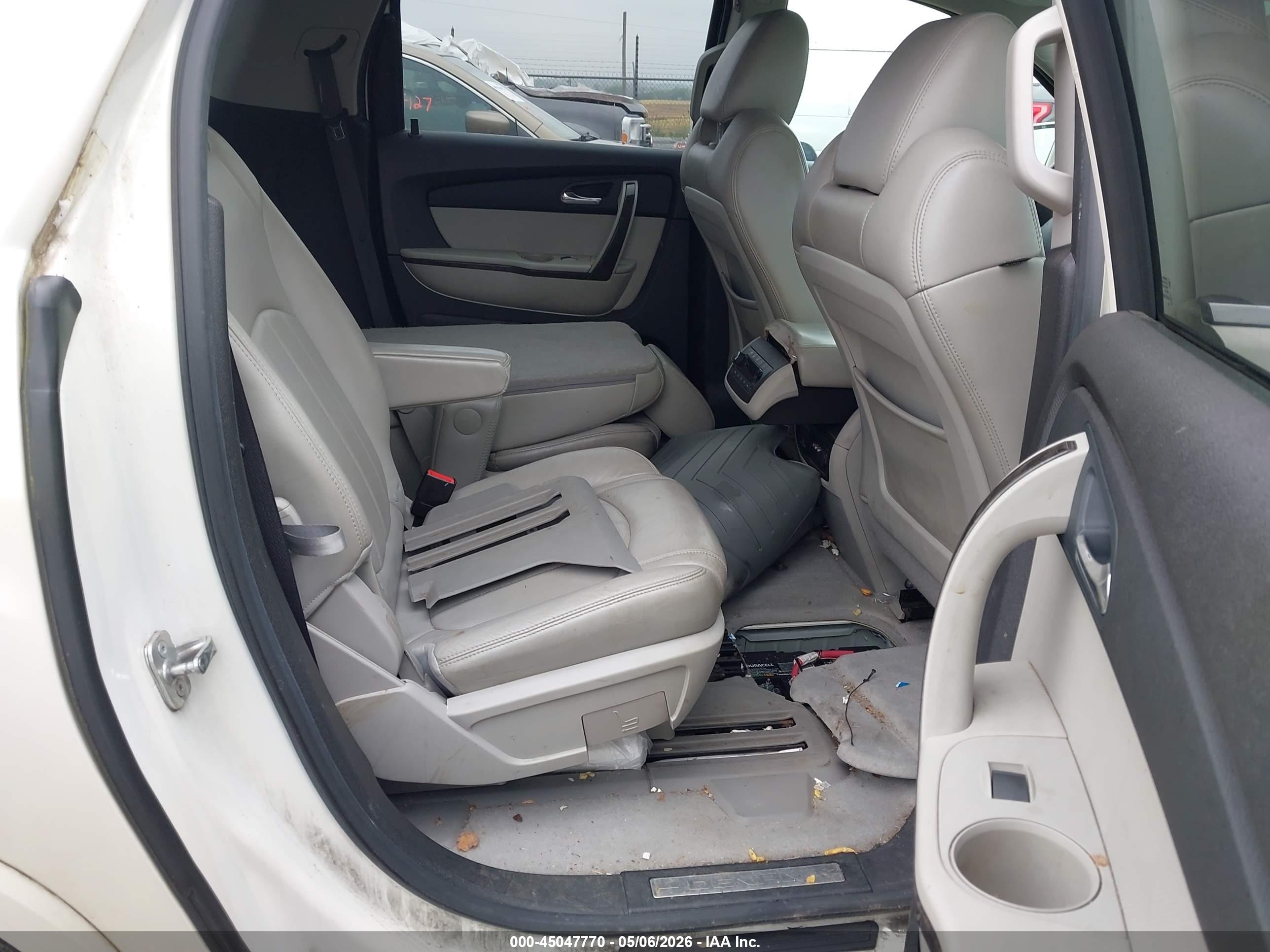GMC ACADIA image 8