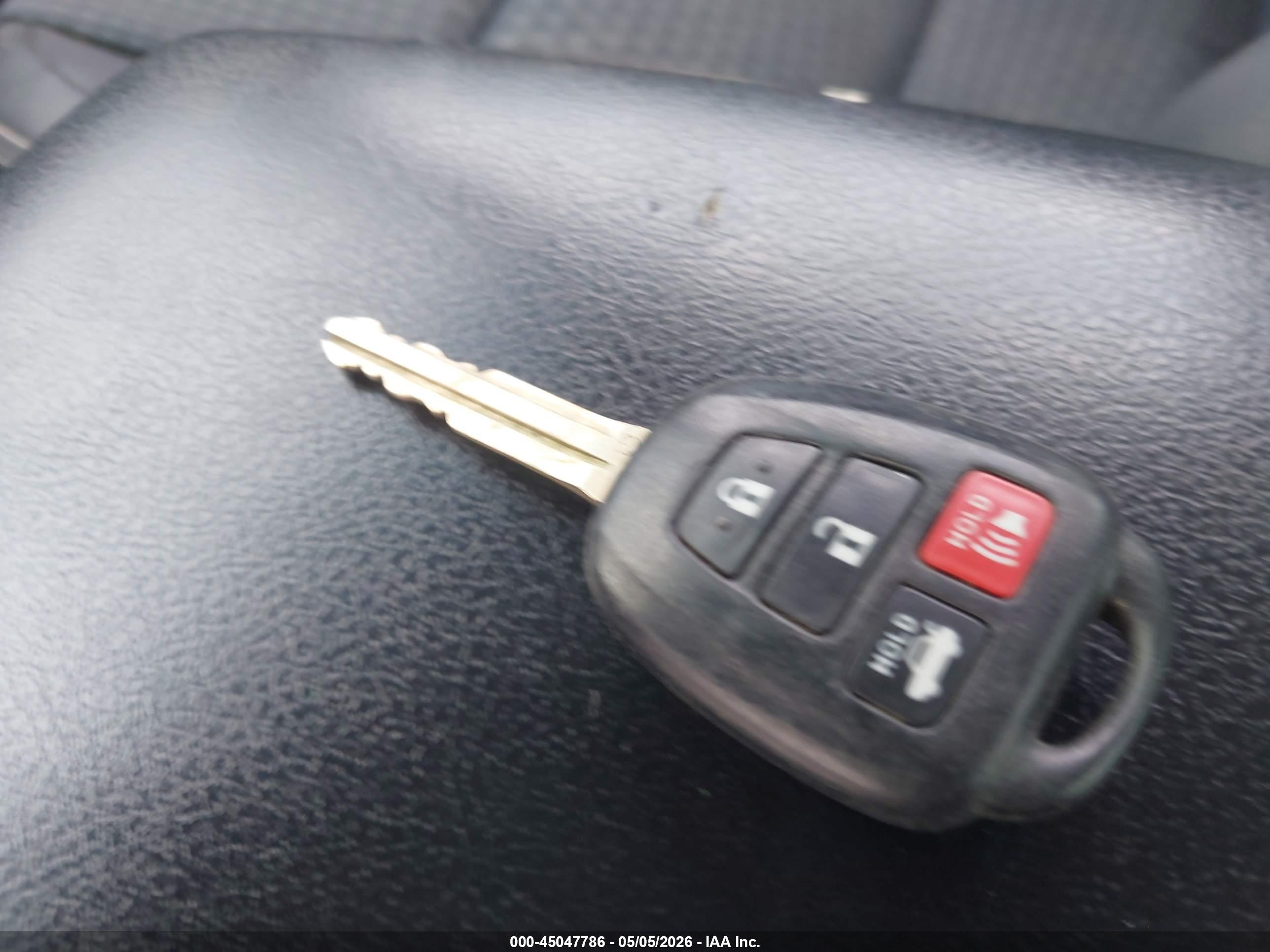 TOYOTA CAMRY image 11