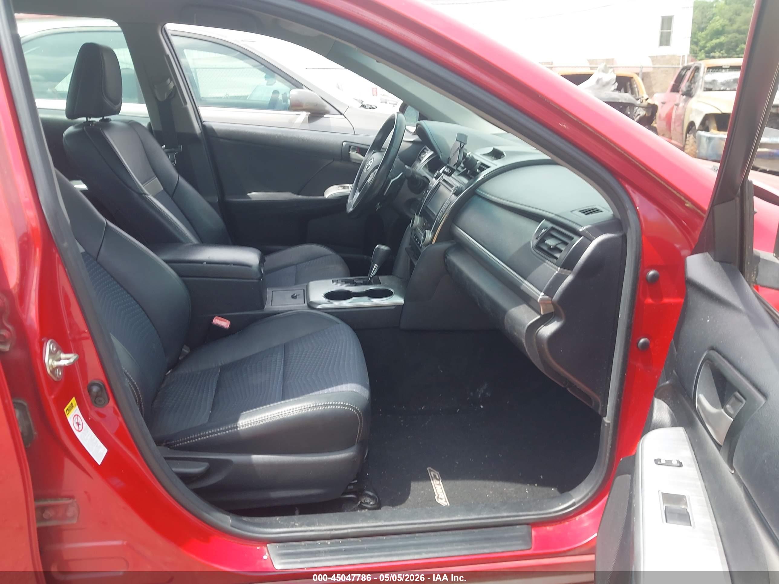 TOYOTA CAMRY image 5