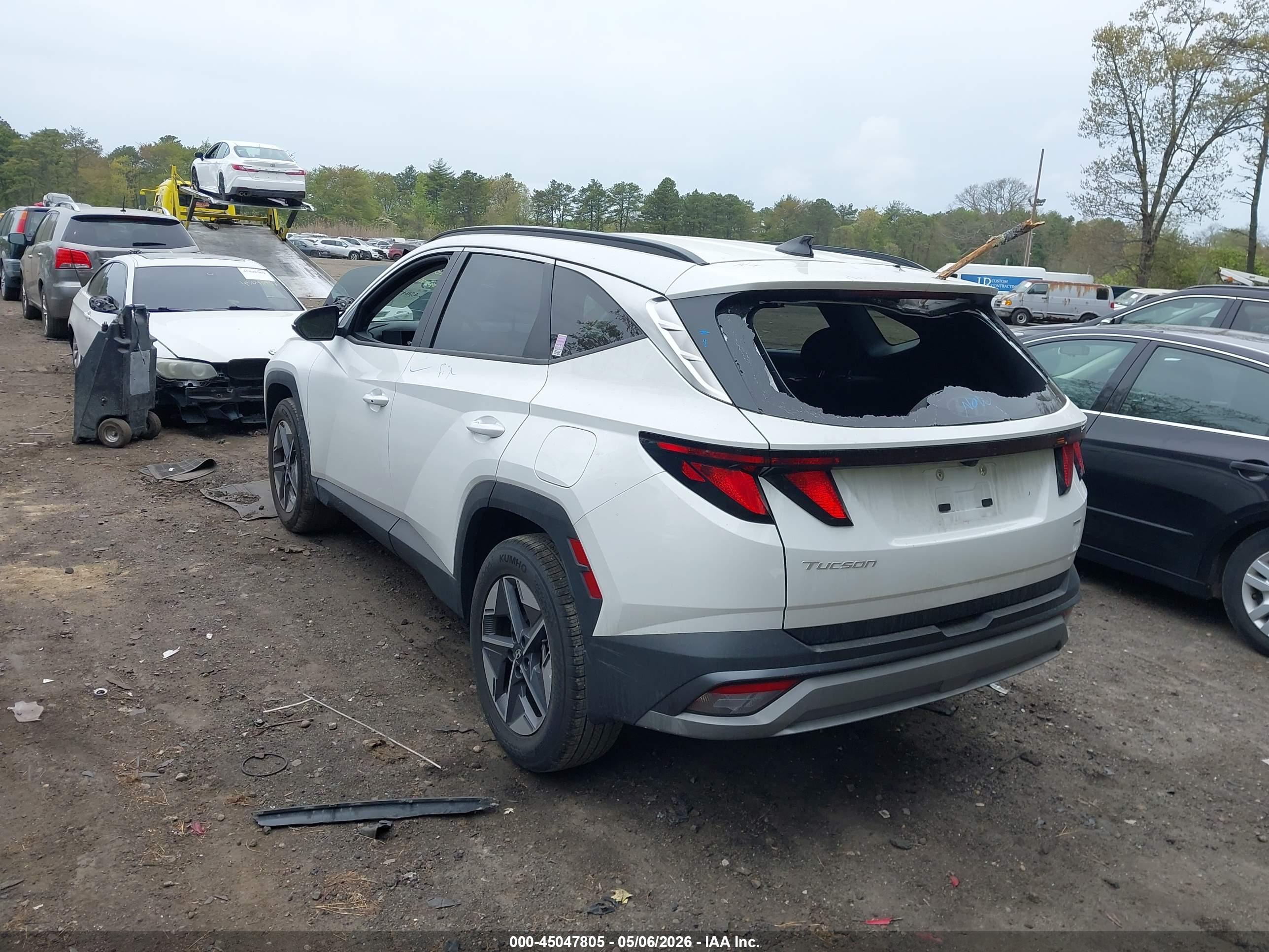 HYUNDAI TUCSON image 3