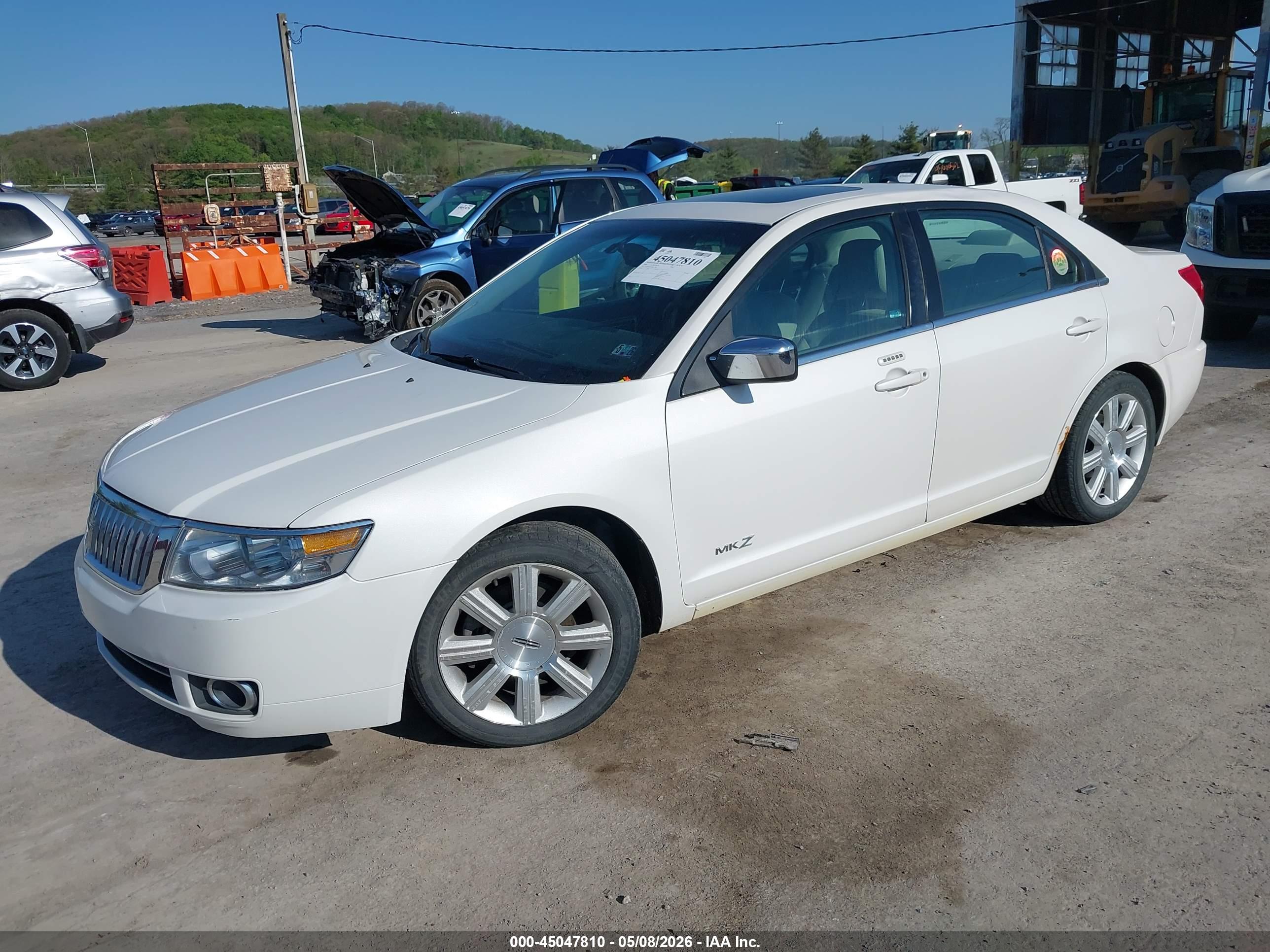 LINCOLN MKZ image 2