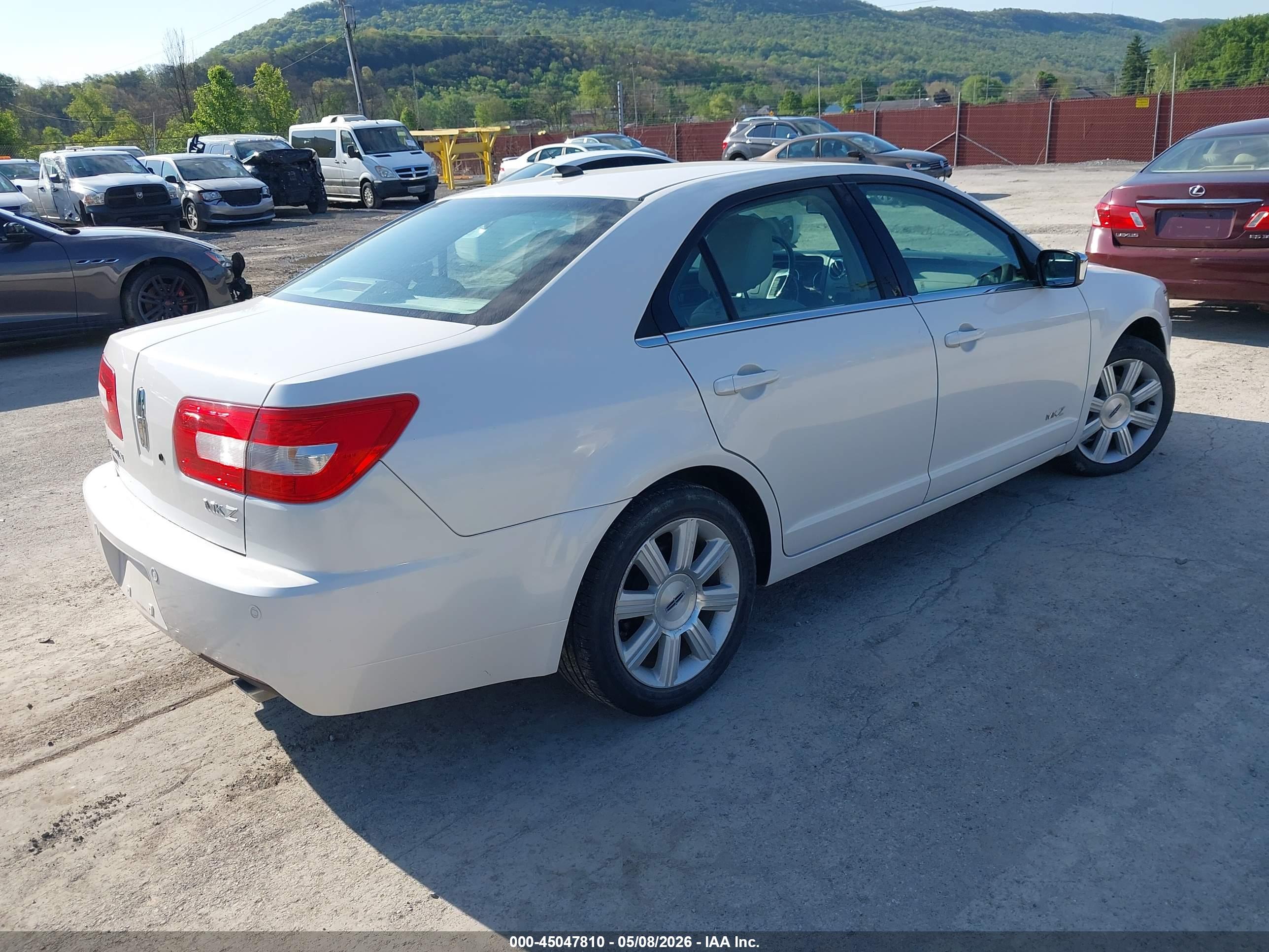 LINCOLN MKZ image 4
