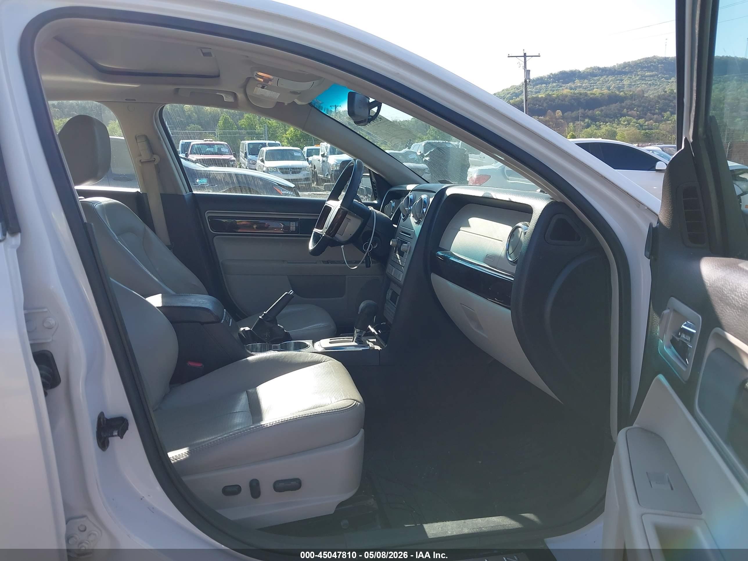 LINCOLN MKZ image 5