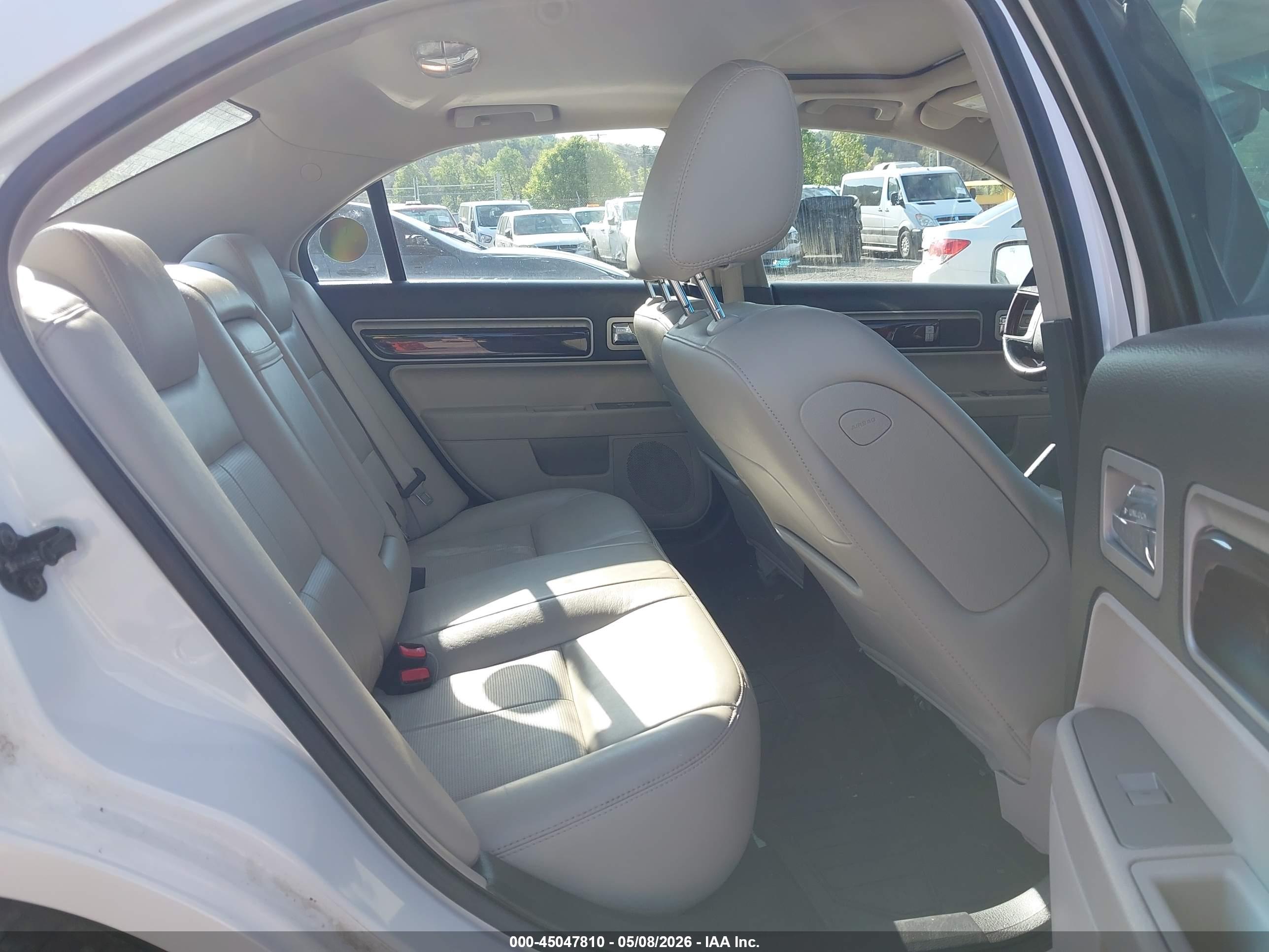 LINCOLN MKZ image 8