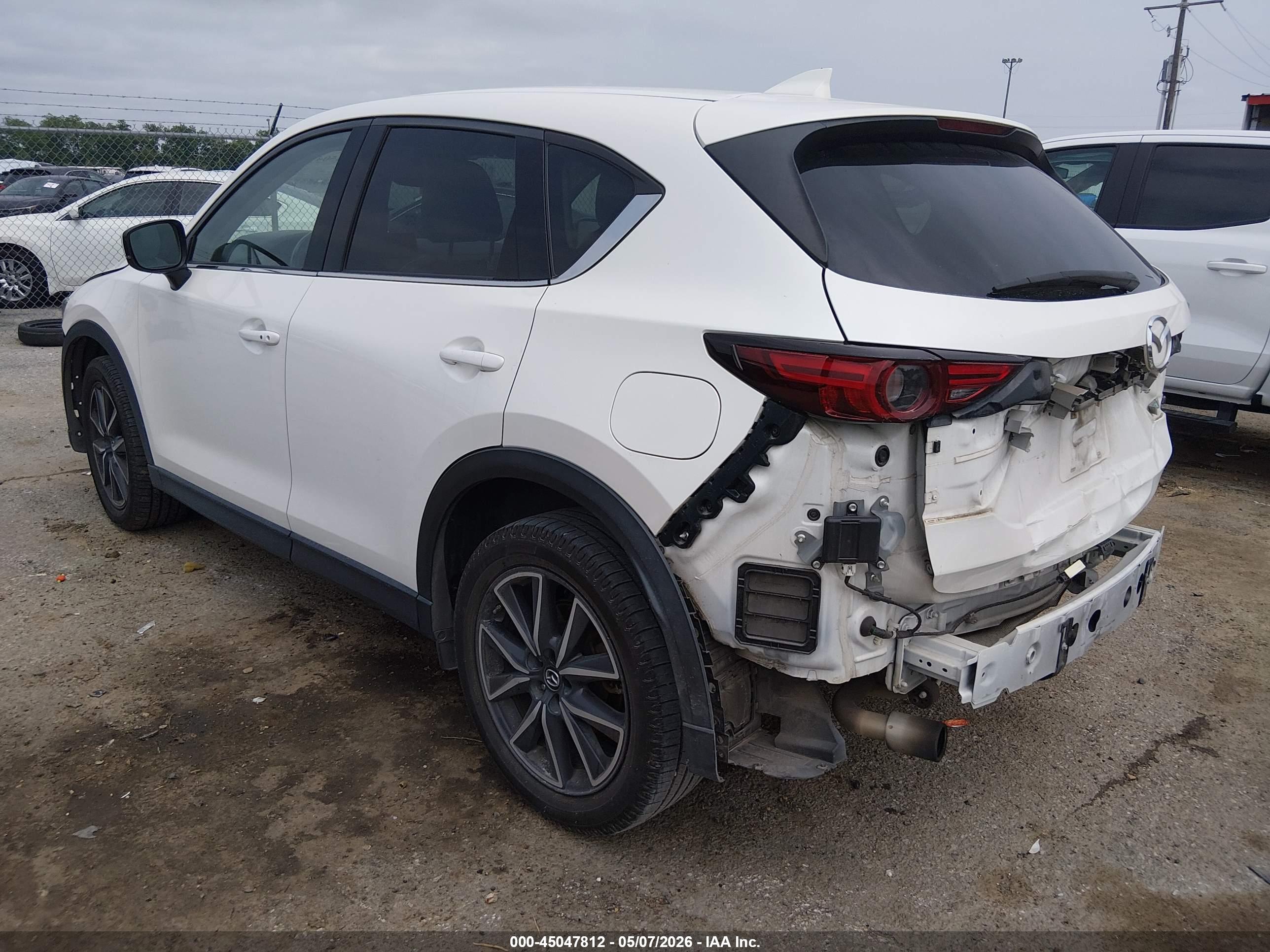 MAZDA CX-5 image 3