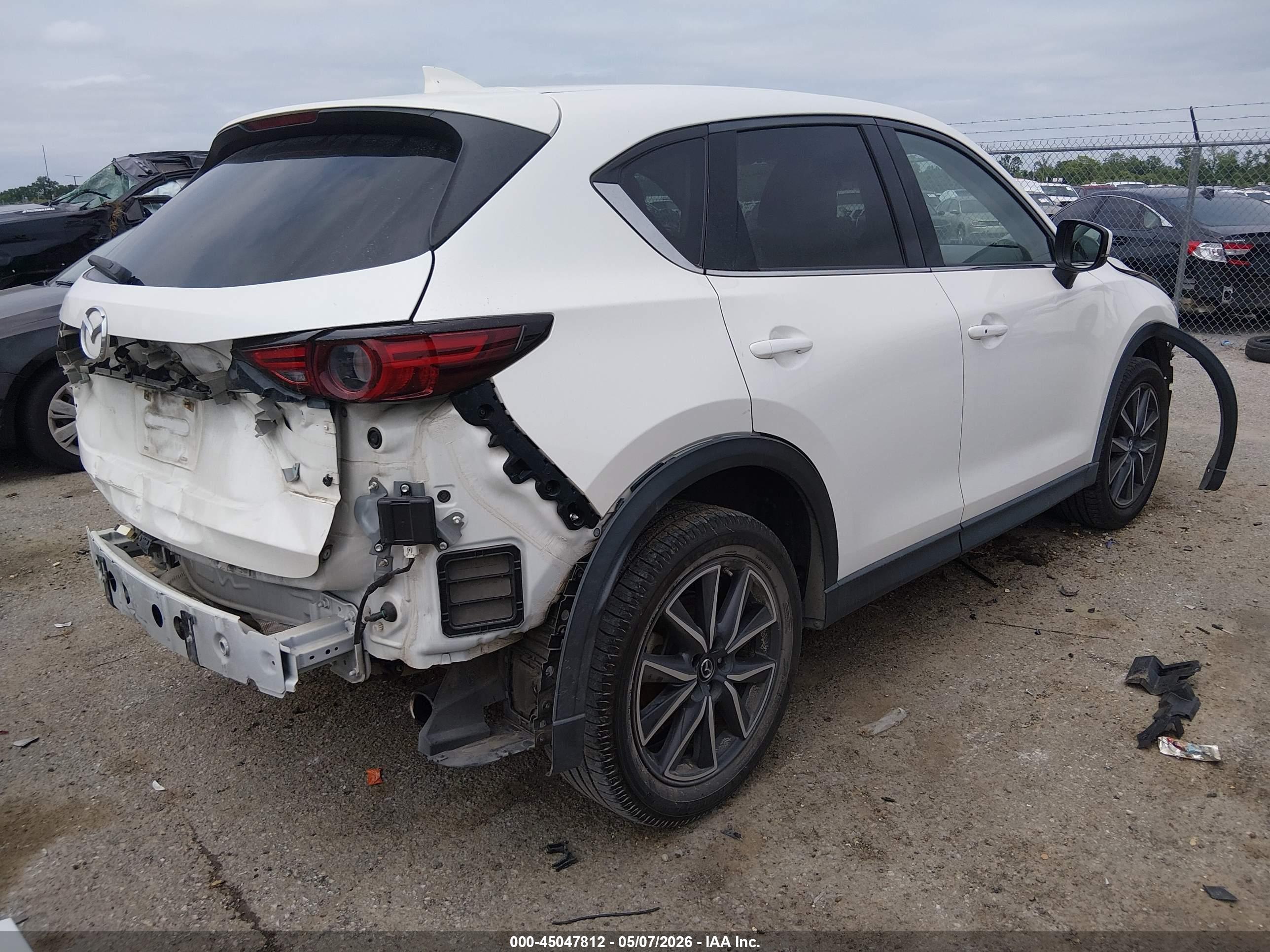 MAZDA CX-5 image 4