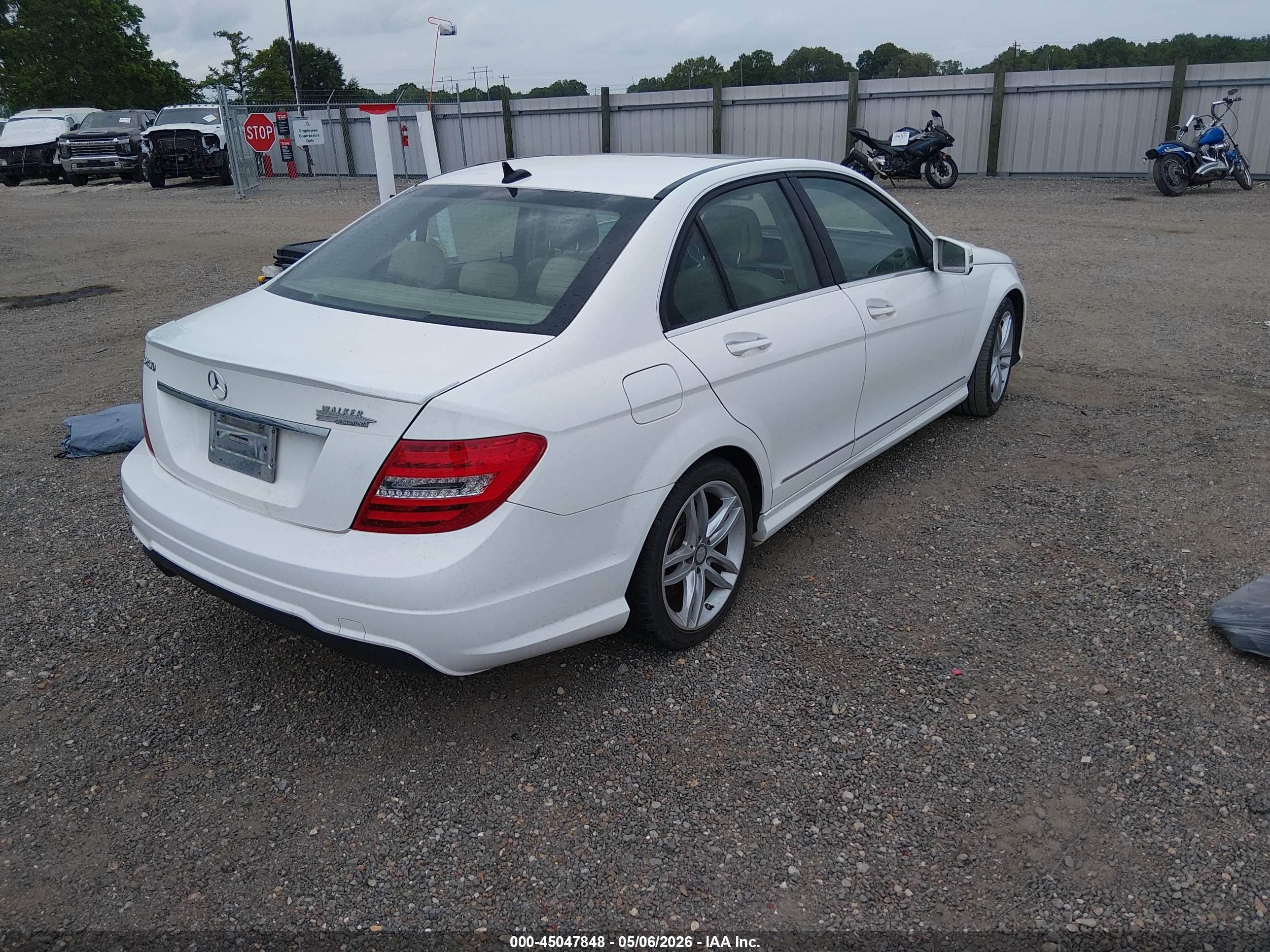 MERCEDES-BENZ C image 4