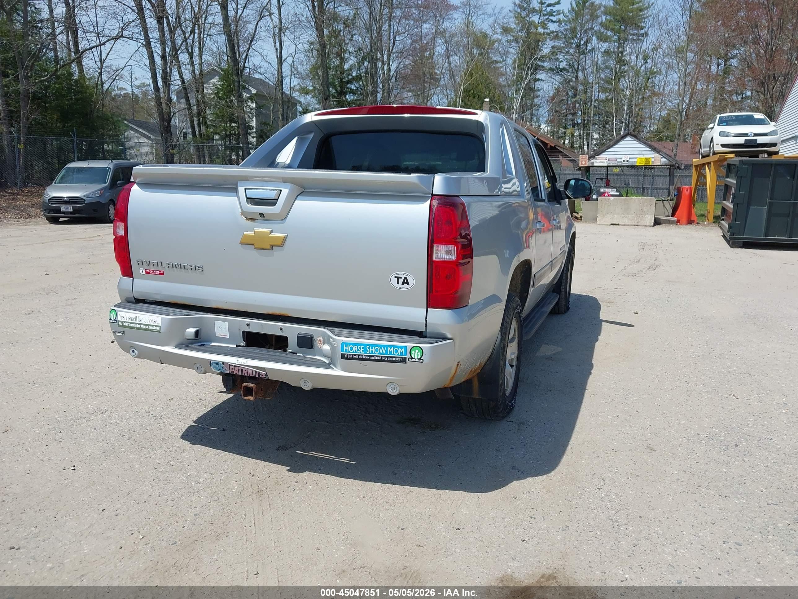 CHEVROLET AVALANCHE image 4