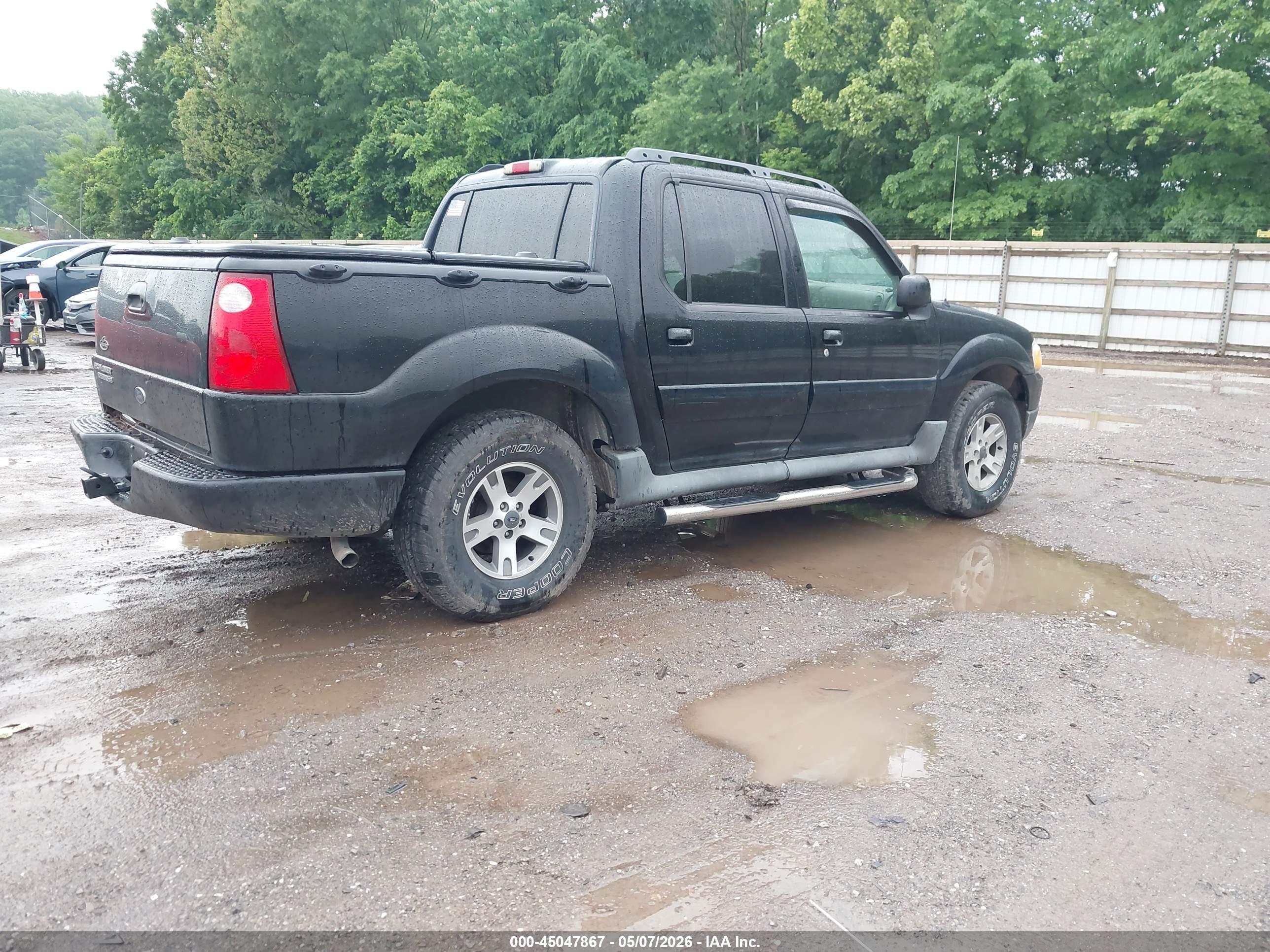 FORD EXPLORER image 4