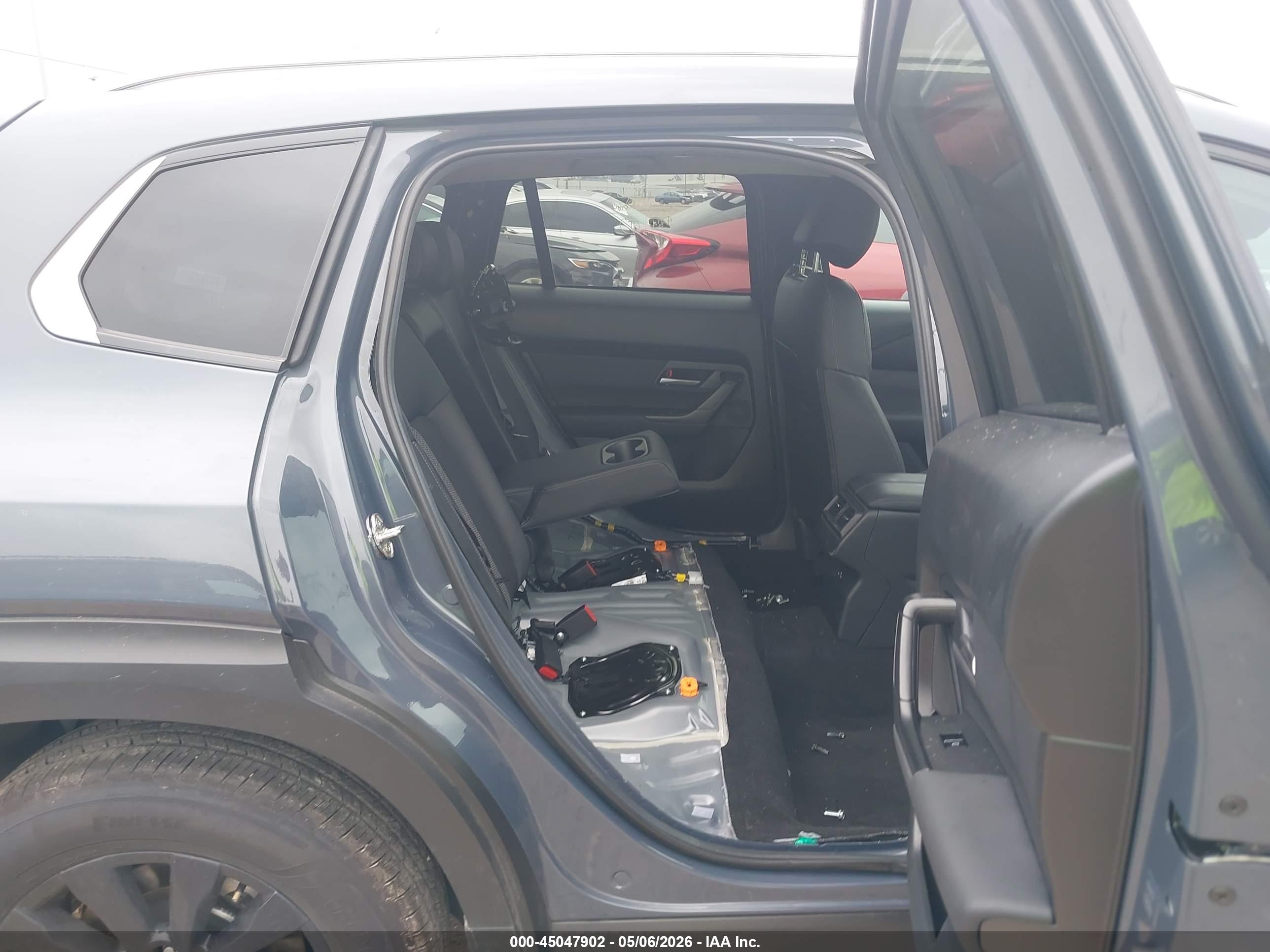 MAZDA CX-50 image 8