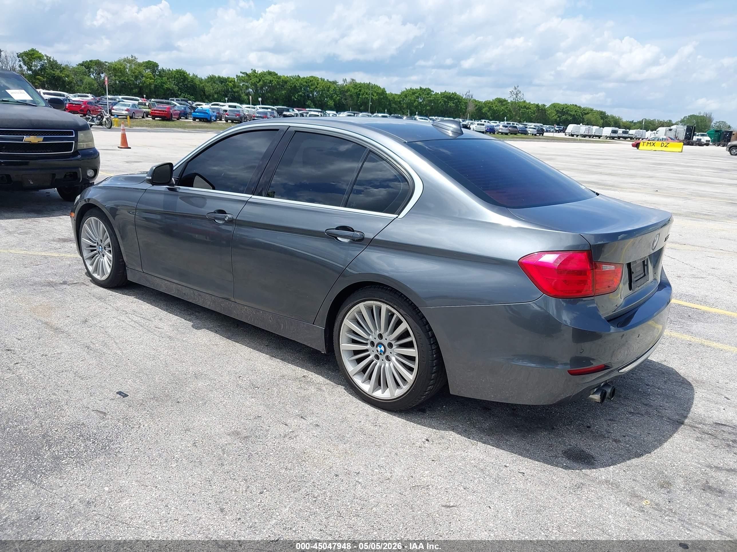 BMW 328I image 3