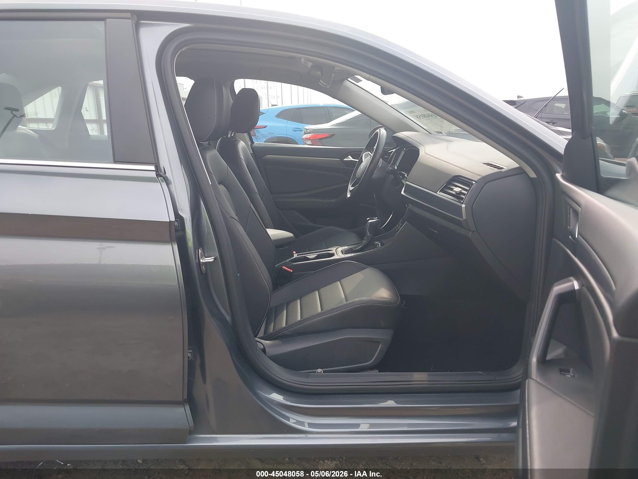 VOLKSWAGEN JETTA image 5