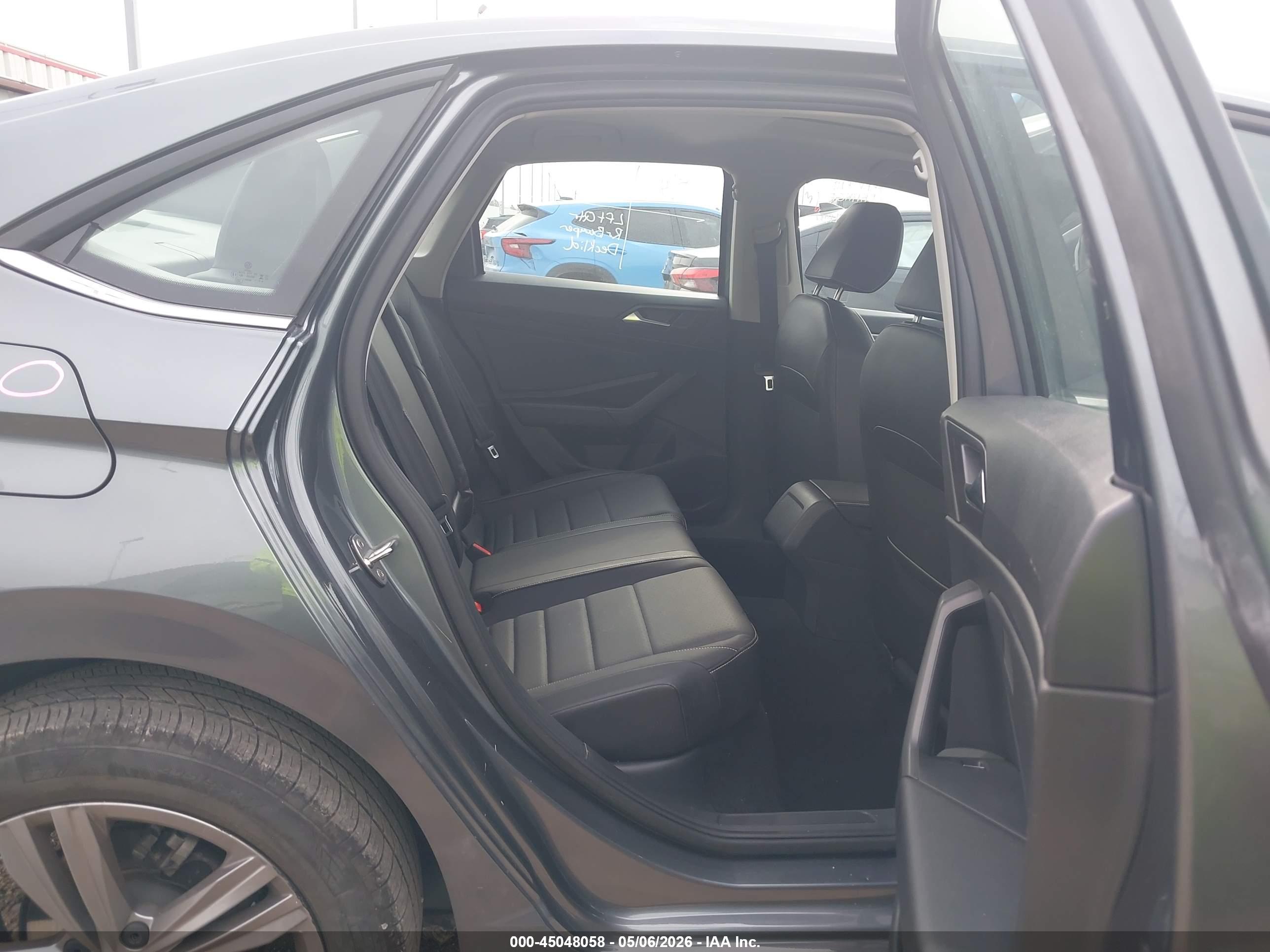 VOLKSWAGEN JETTA image 8