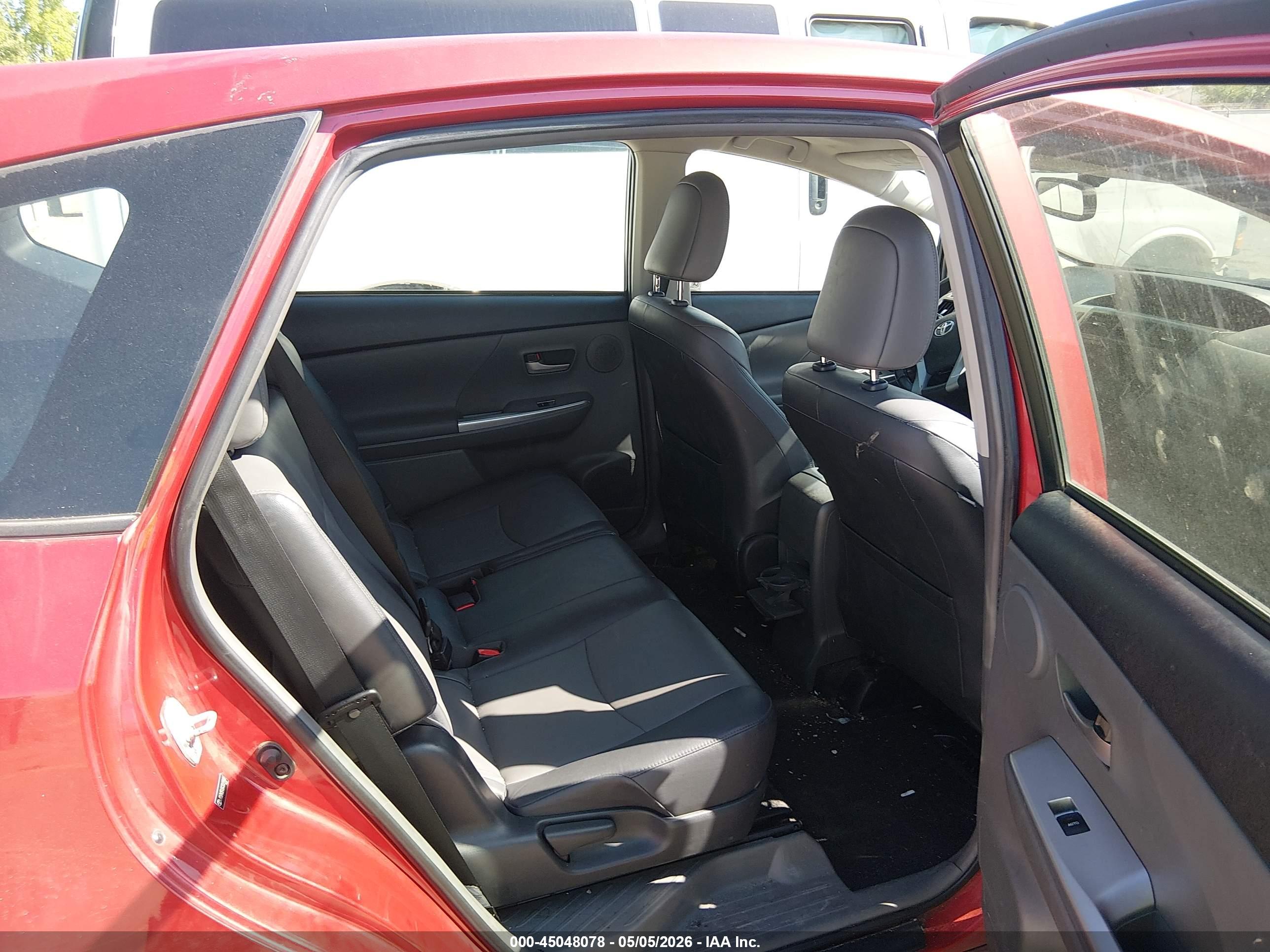 TOYOTA PRIUS image 8