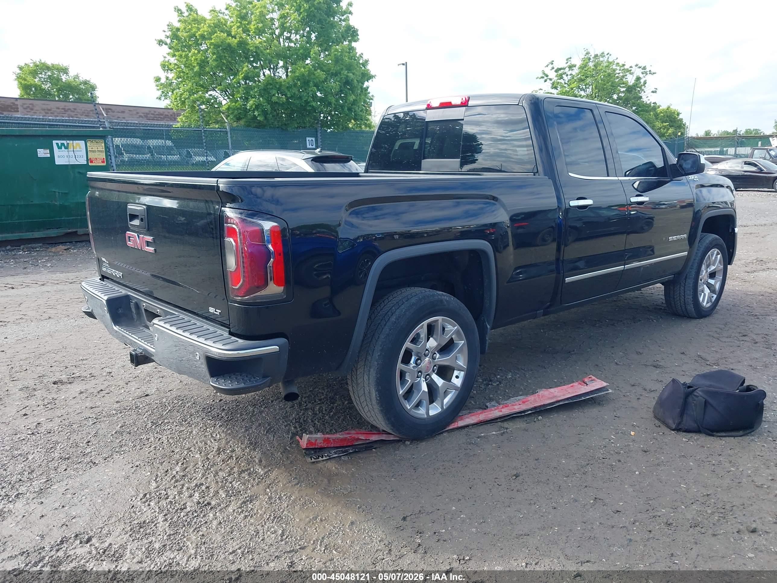GMC SIERRA image 4