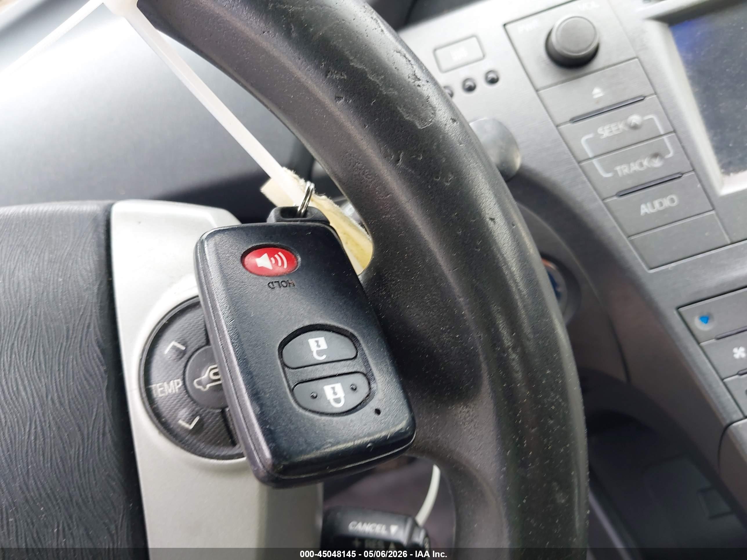 TOYOTA PRIUS image 11