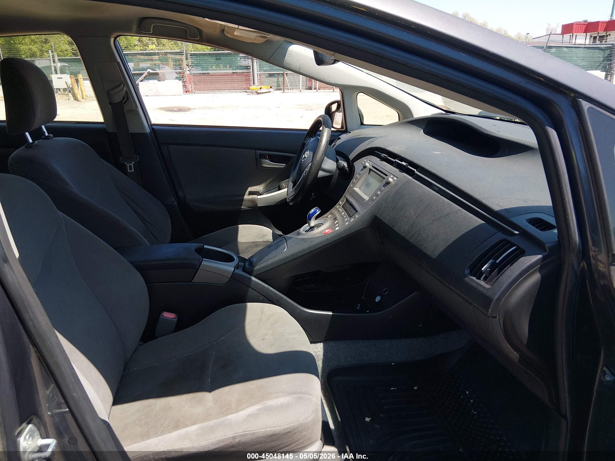 TOYOTA PRIUS image 5