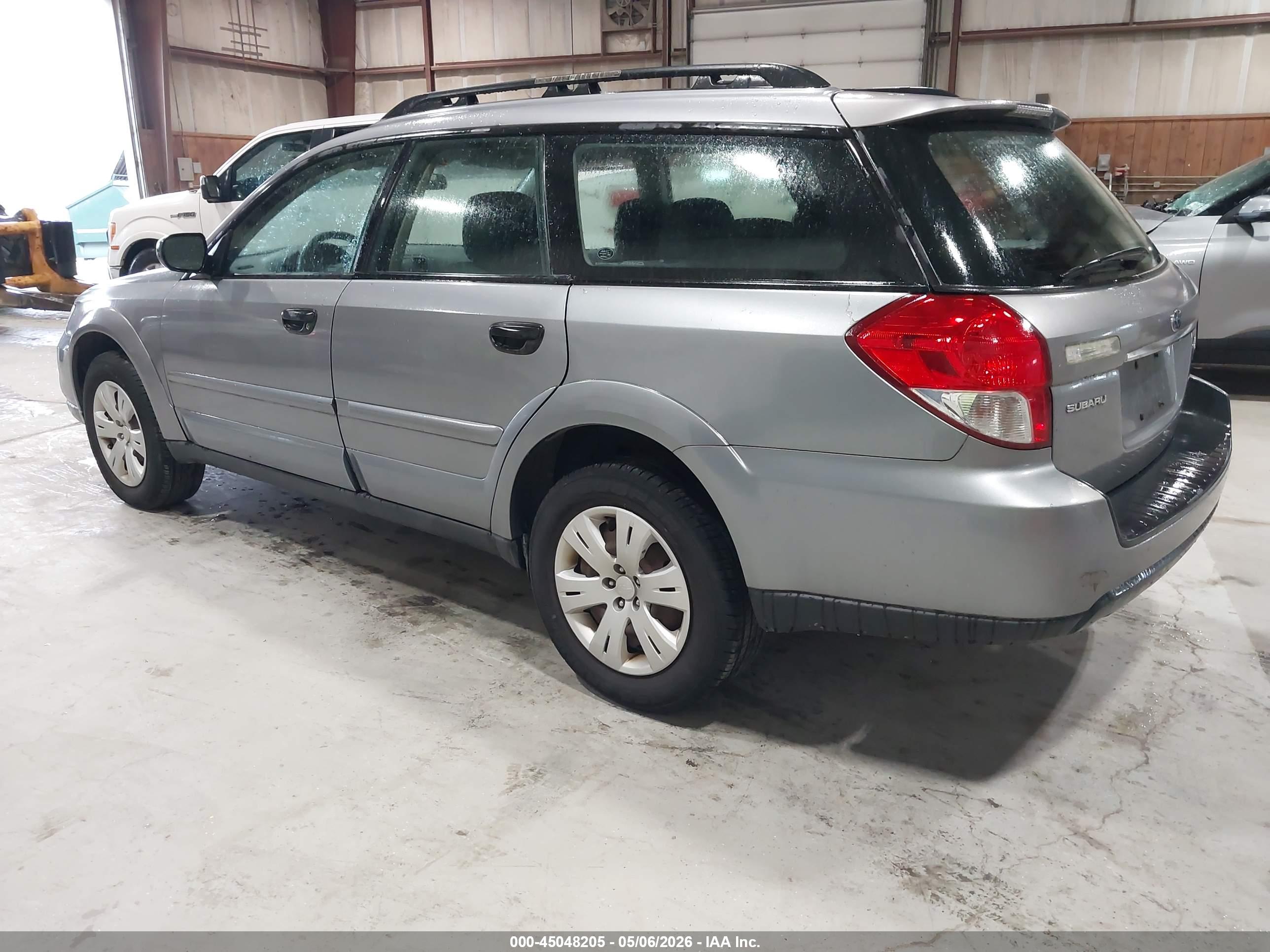 SUBARU OUTBACK image 3