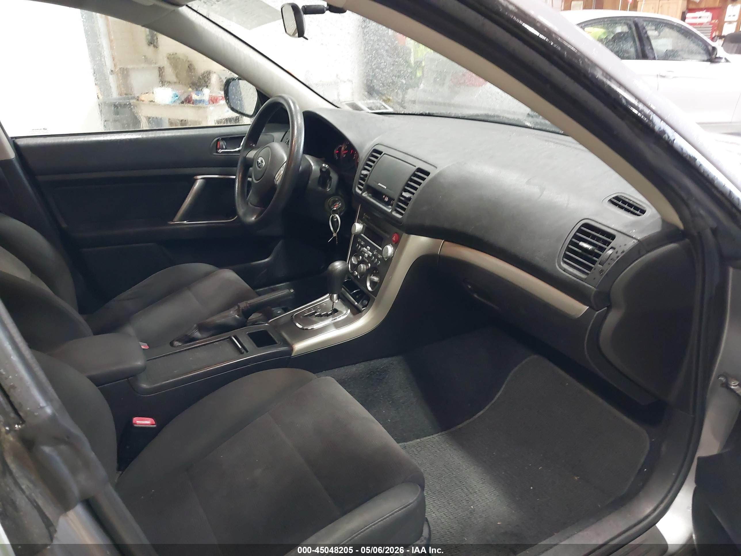 SUBARU OUTBACK image 5