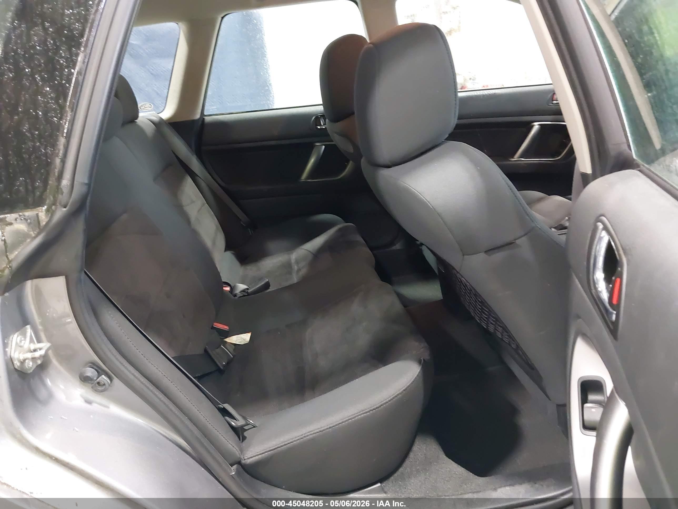 SUBARU OUTBACK image 8