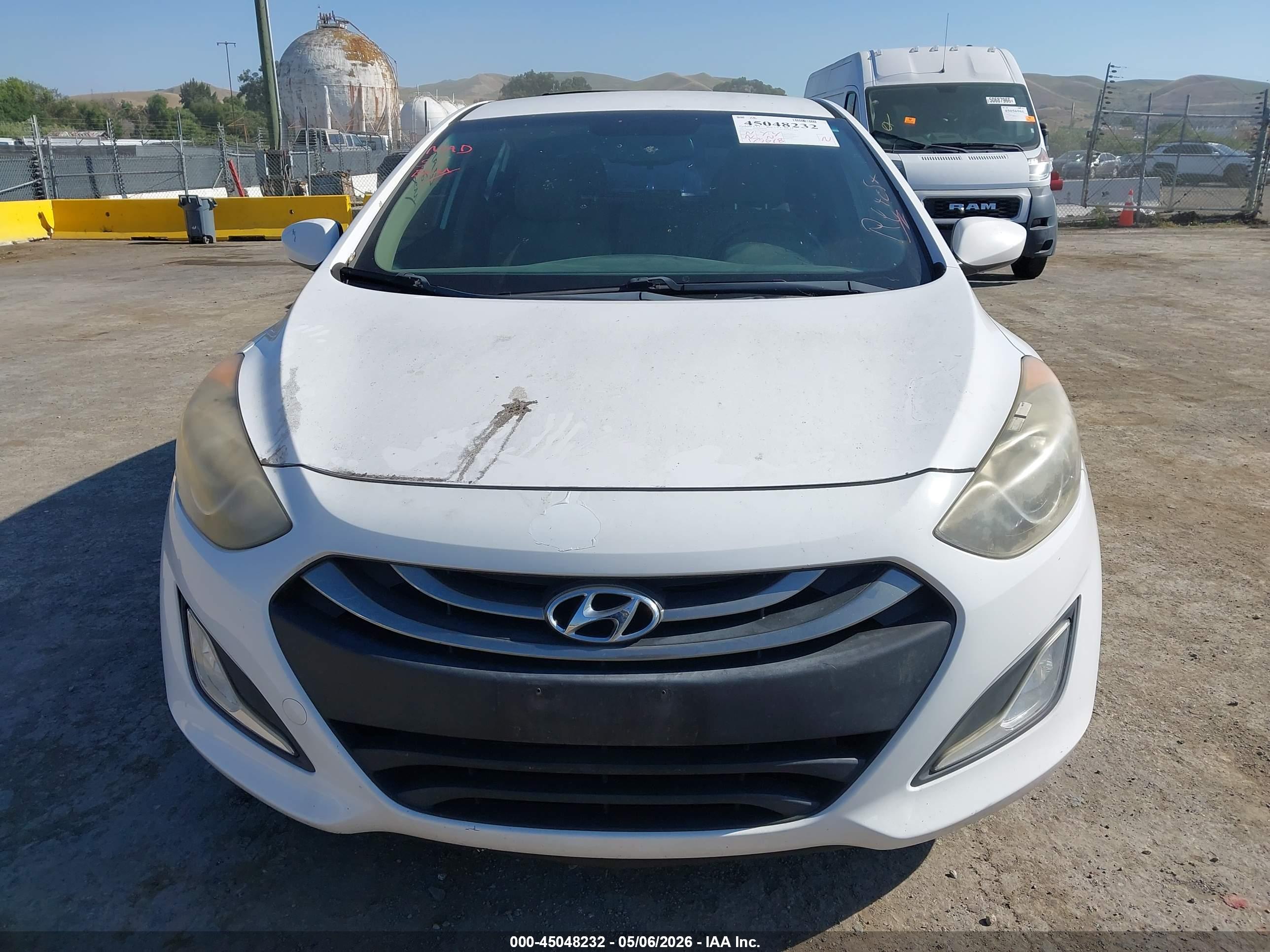 HYUNDAI ELANTRA image 6