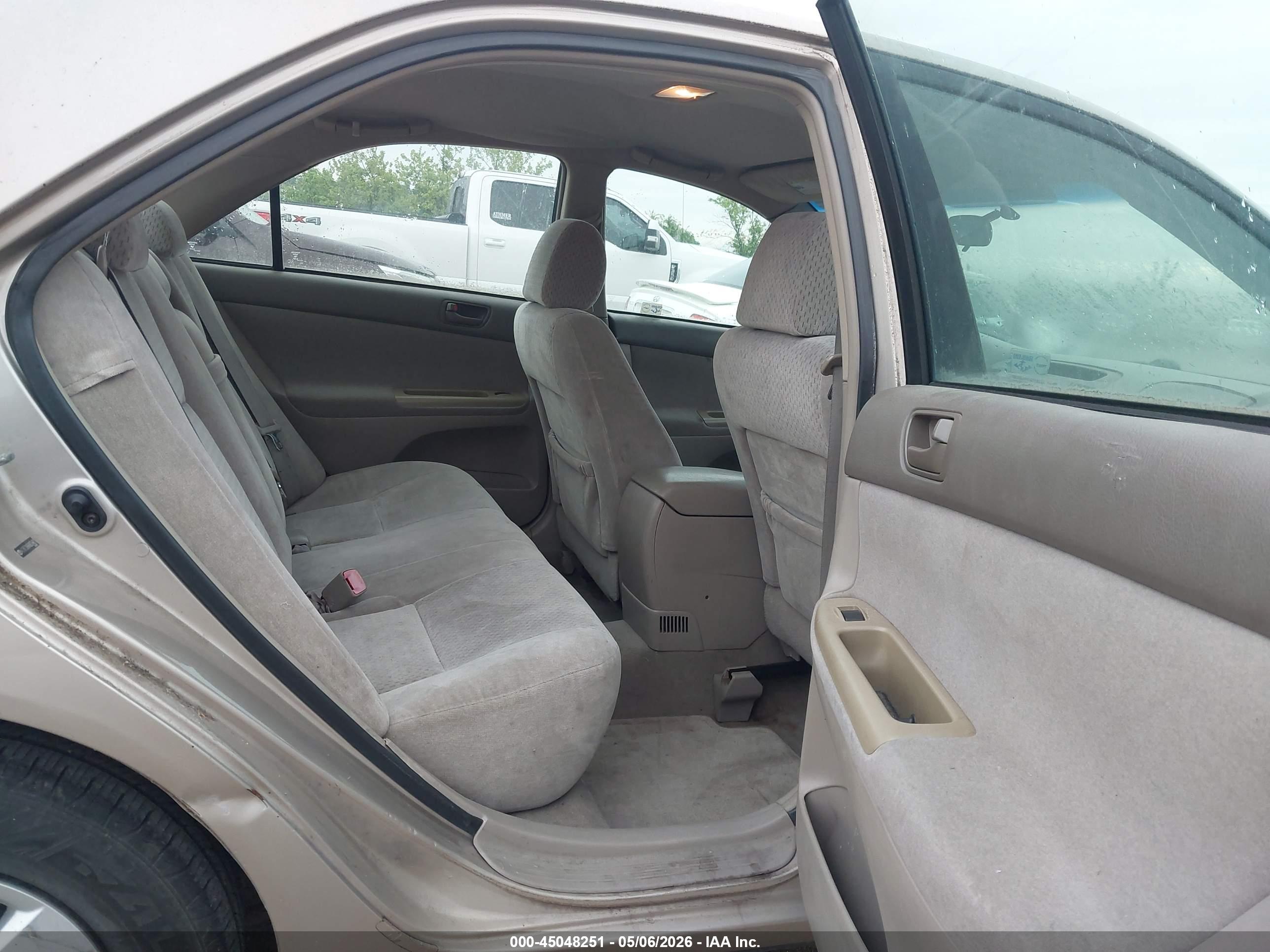 TOYOTA CAMRY image 8