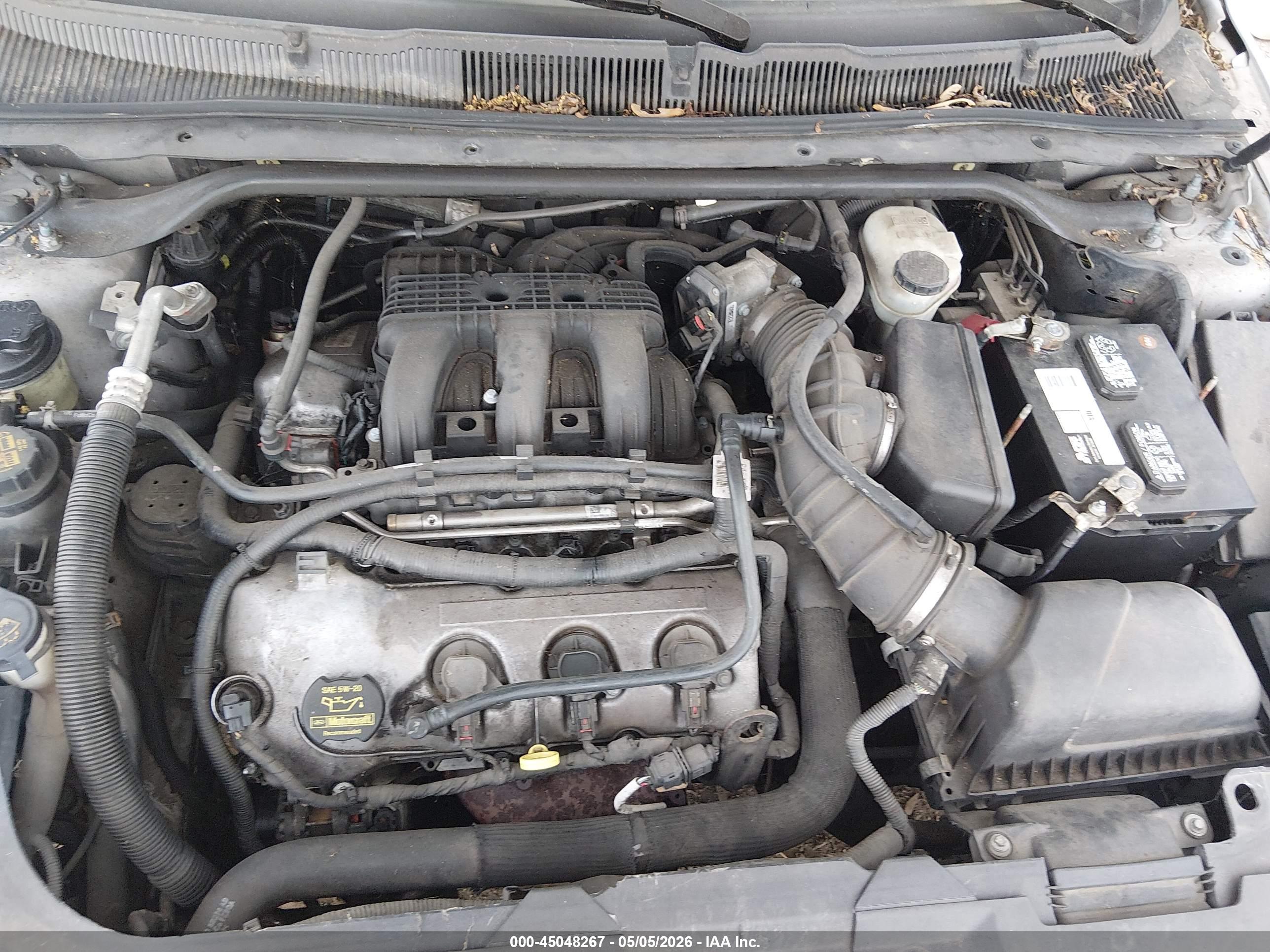 FORD TAURUS image 10