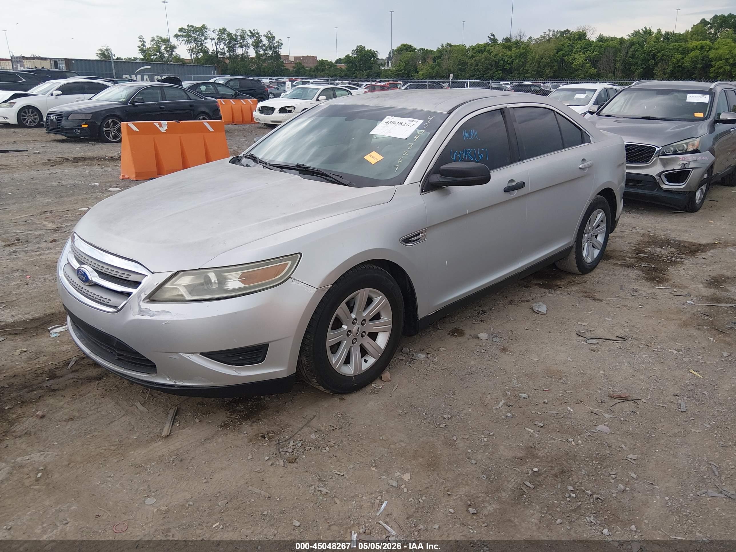 FORD TAURUS image 2