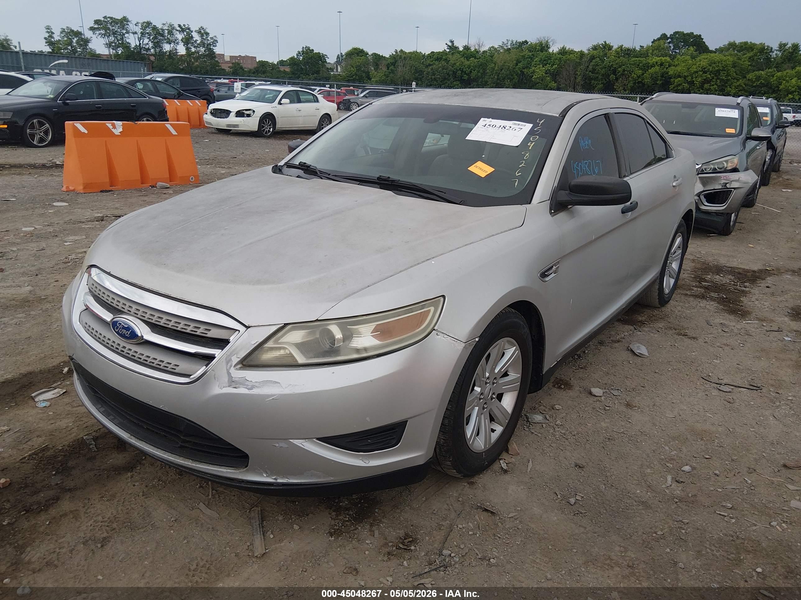 FORD TAURUS image 6