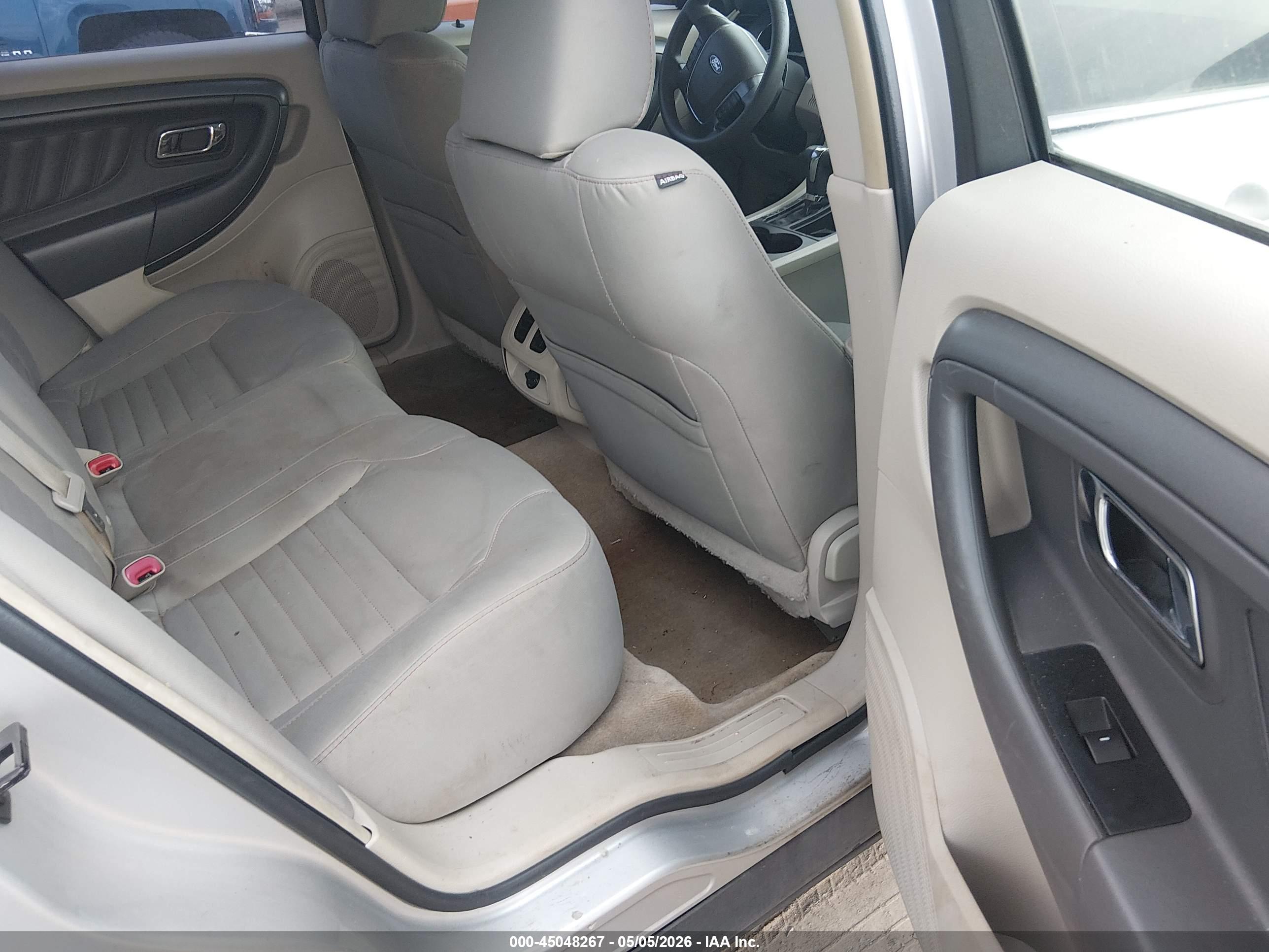 FORD TAURUS image 8