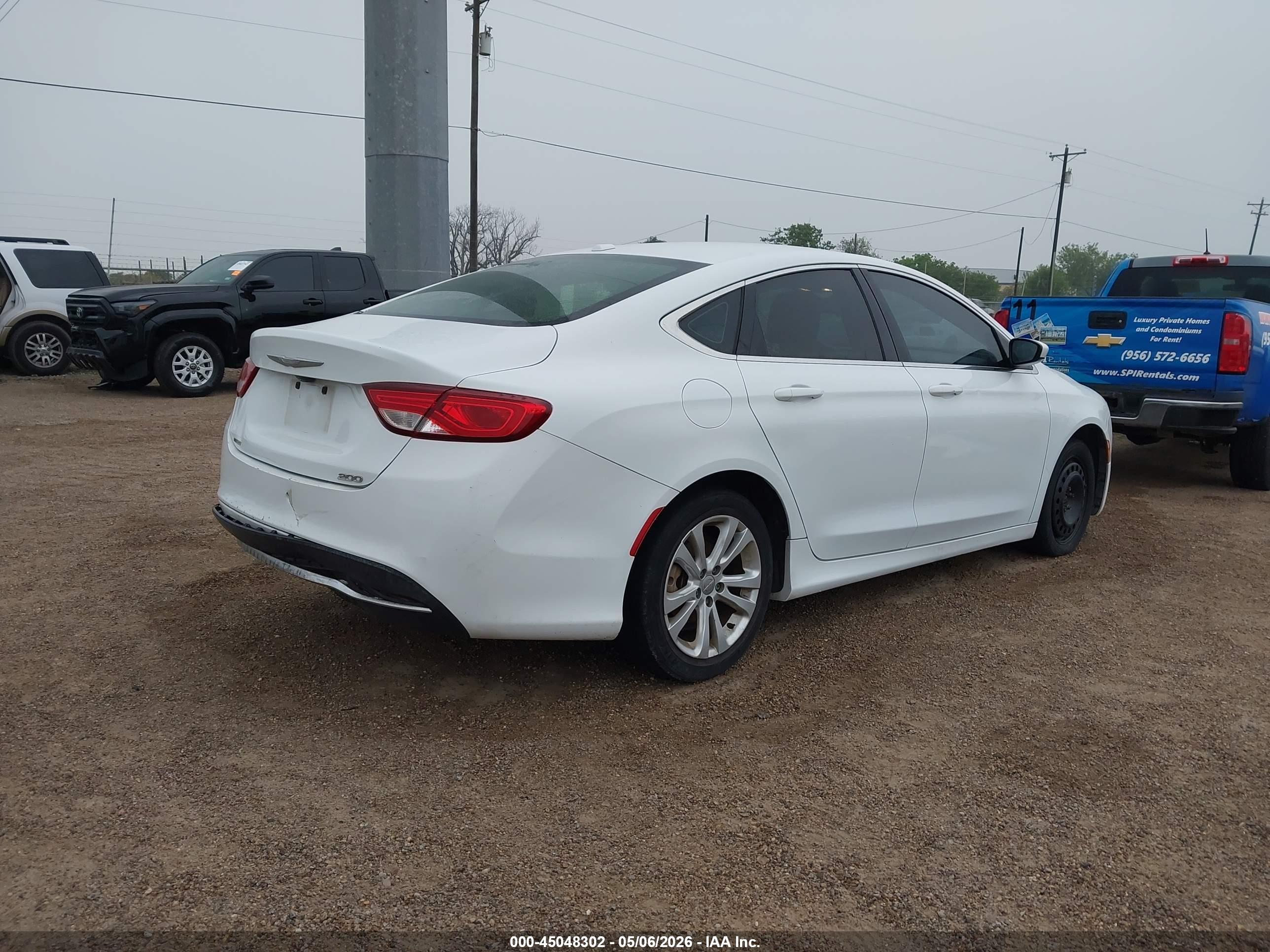 CHRYSLER 200 image 4