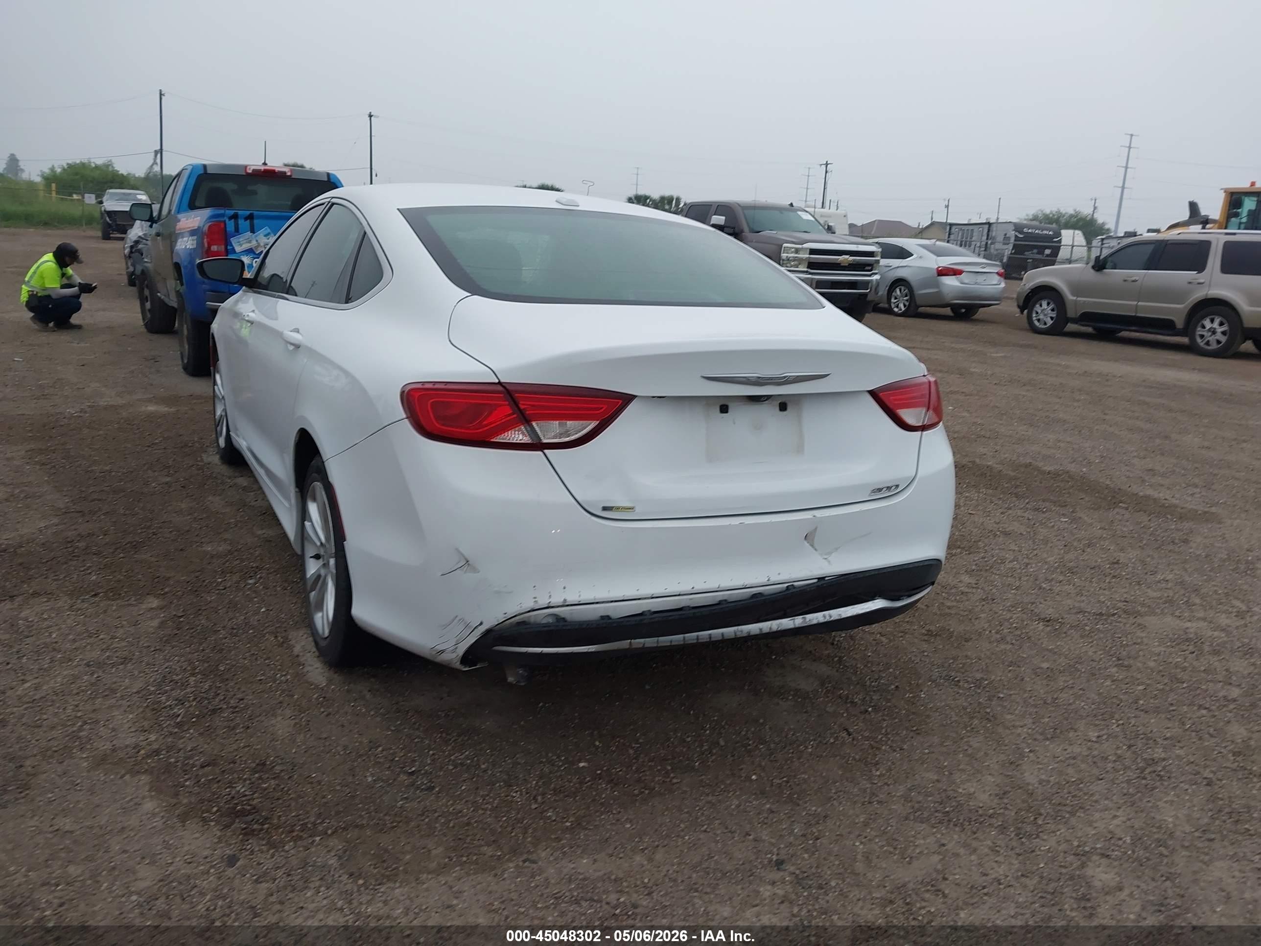 CHRYSLER 200 image 6