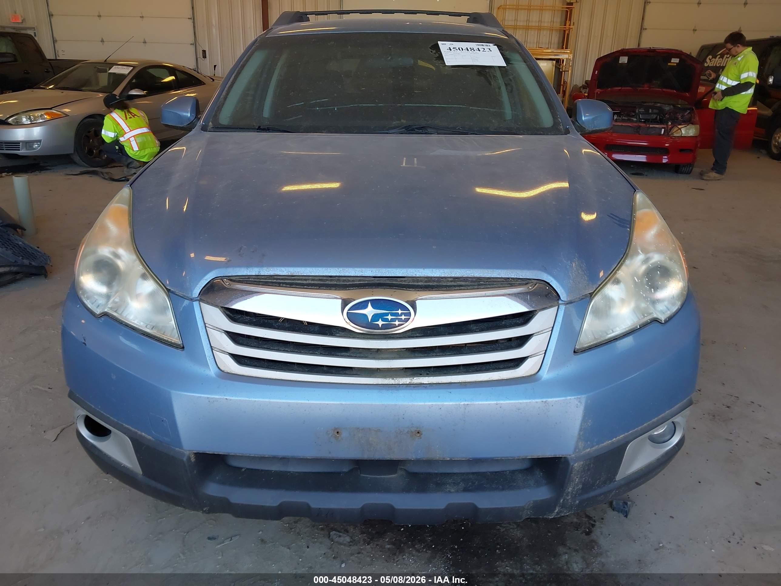 SUBARU OUTBACK image 6