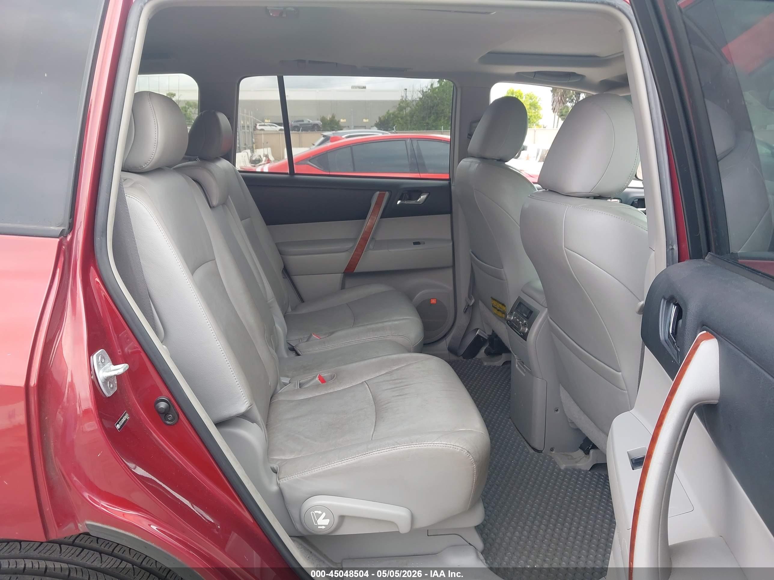 TOYOTA HIGHLANDER image 8