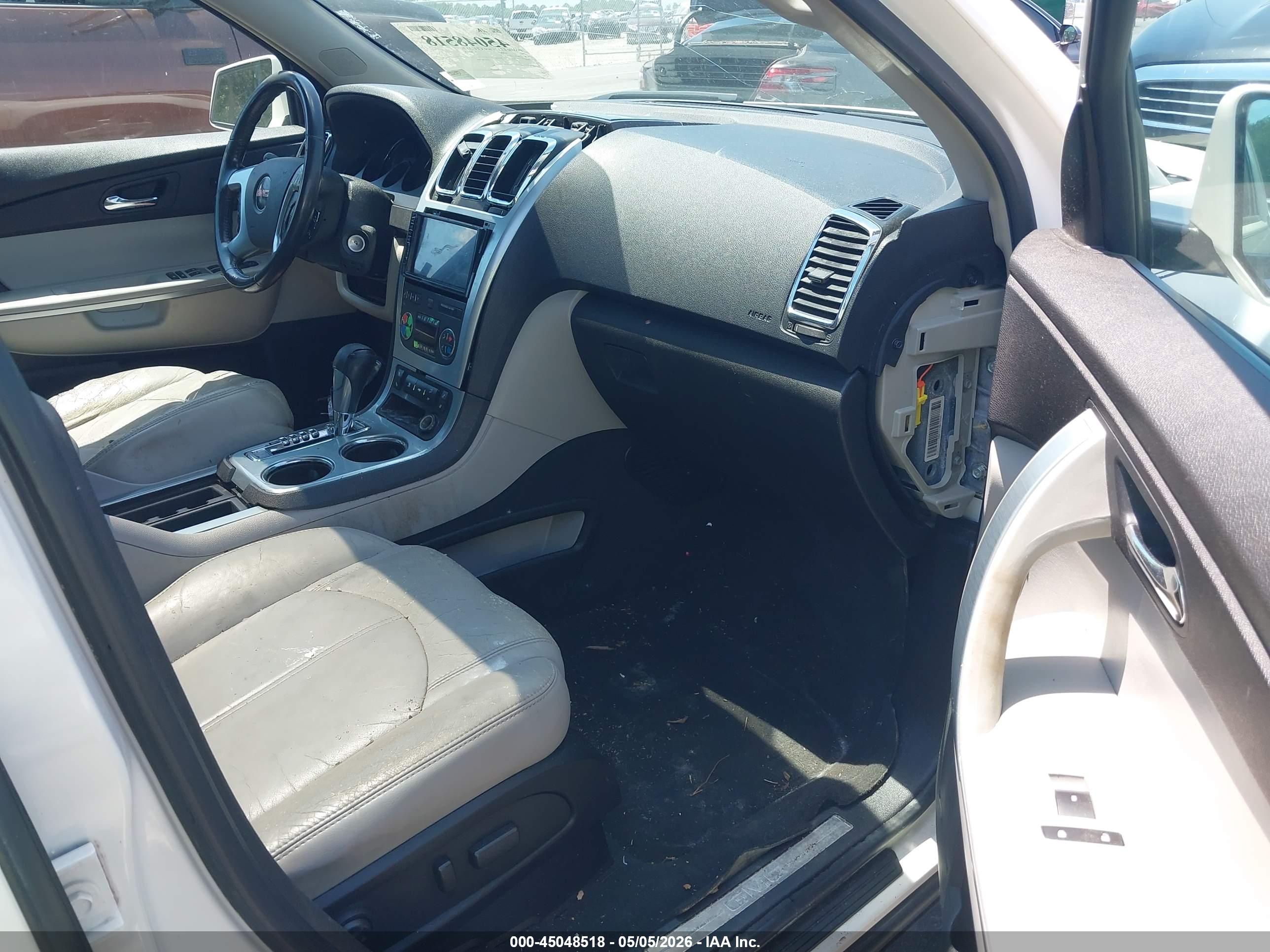 GMC ACADIA image 5
