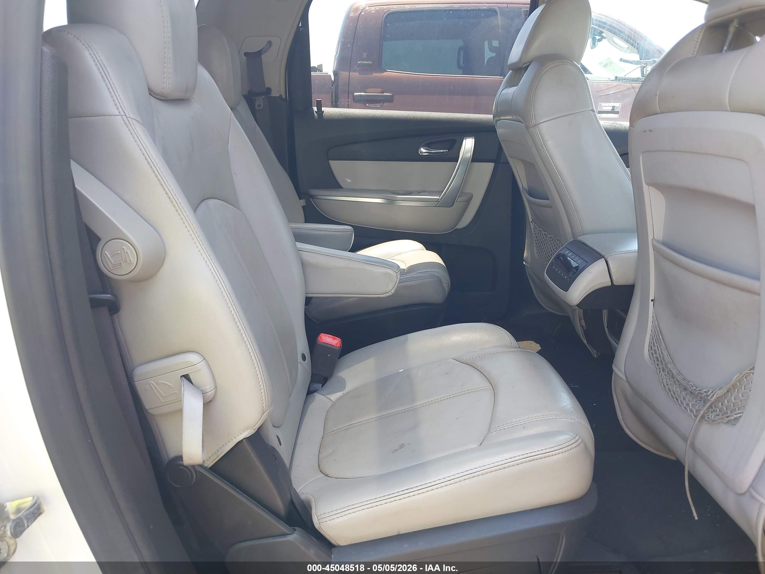 GMC ACADIA image 8