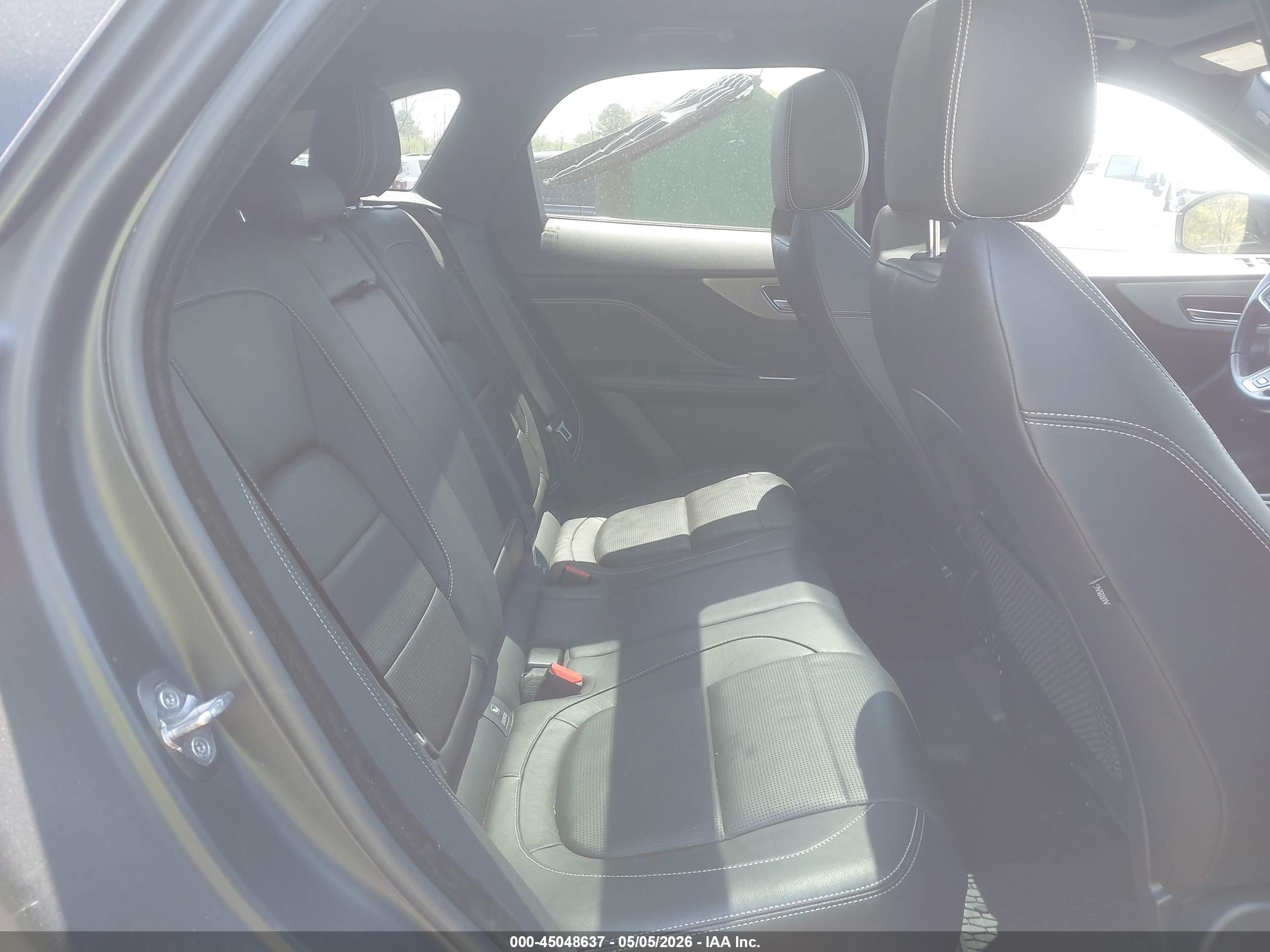 JAGUAR F-PACE image 8