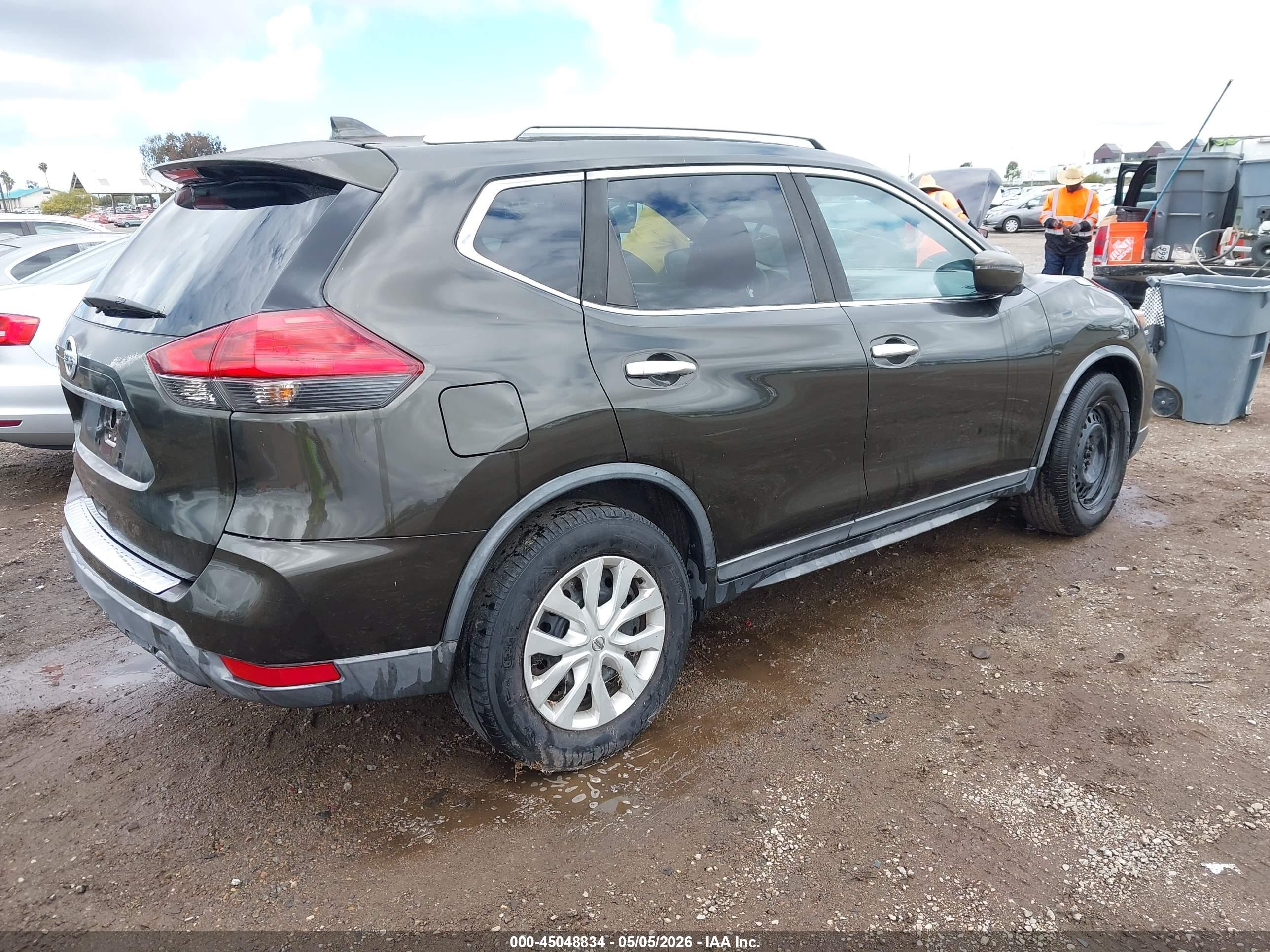 NISSAN ROGUE image 4