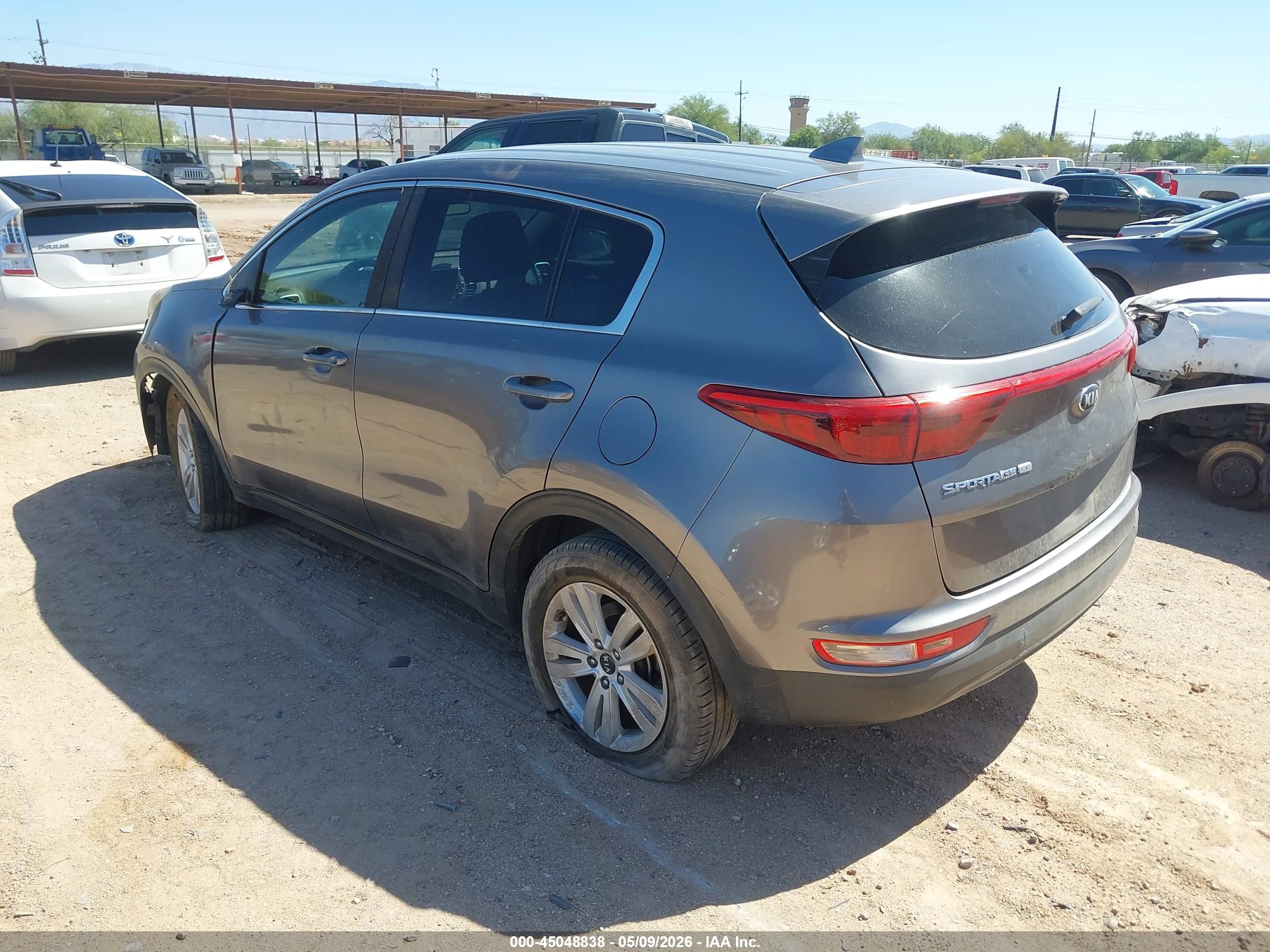 KIA SPORTAGE image 3