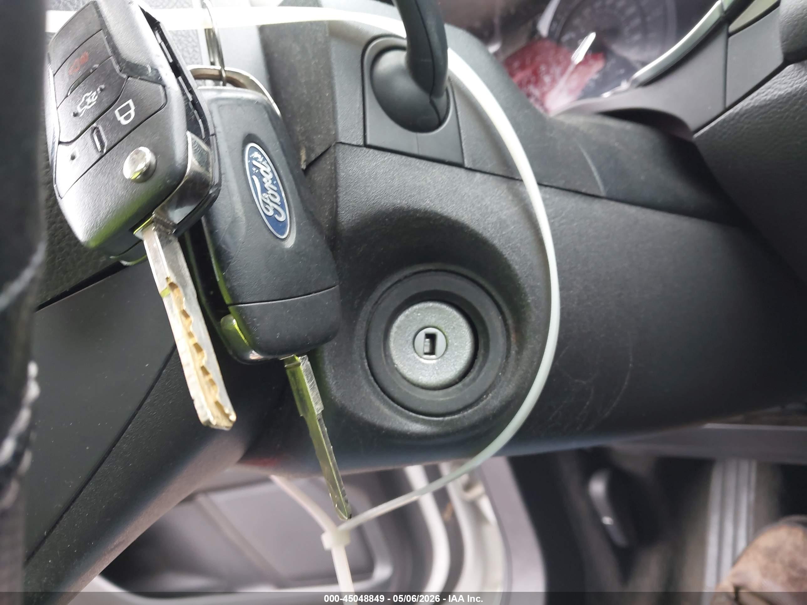 FORD FUSION image 11