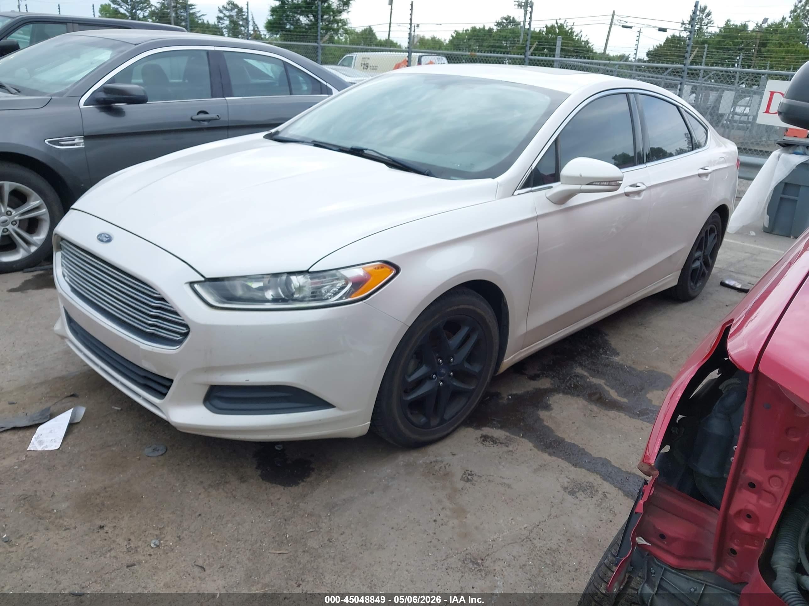 FORD FUSION image 2