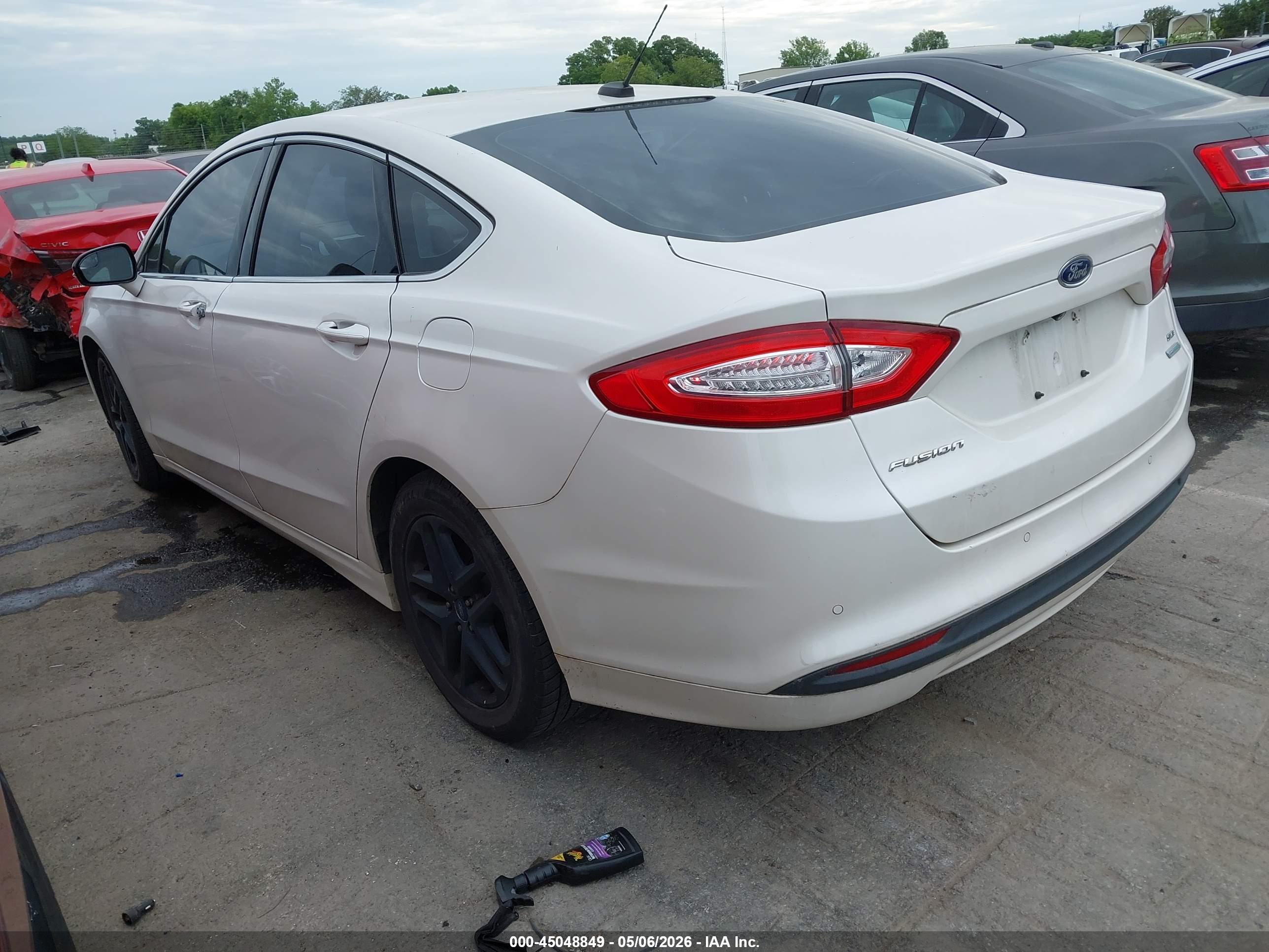 FORD FUSION image 3