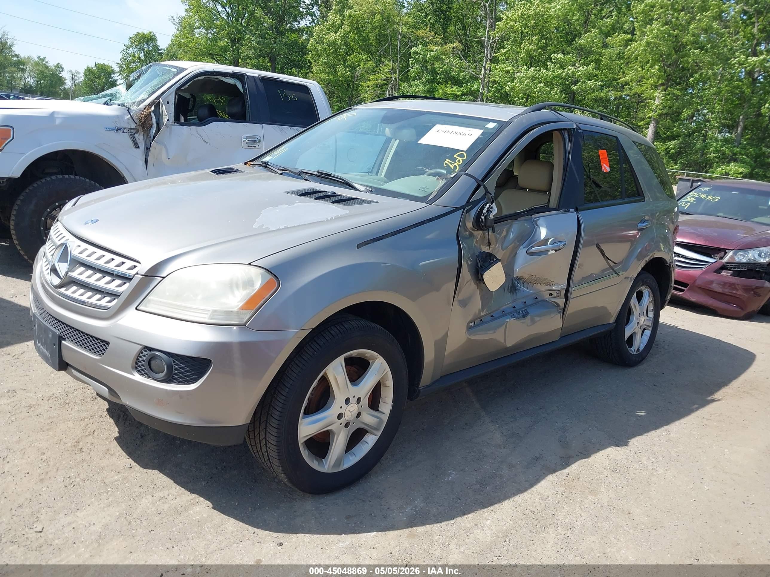 MERCEDES-BENZ ML image 2