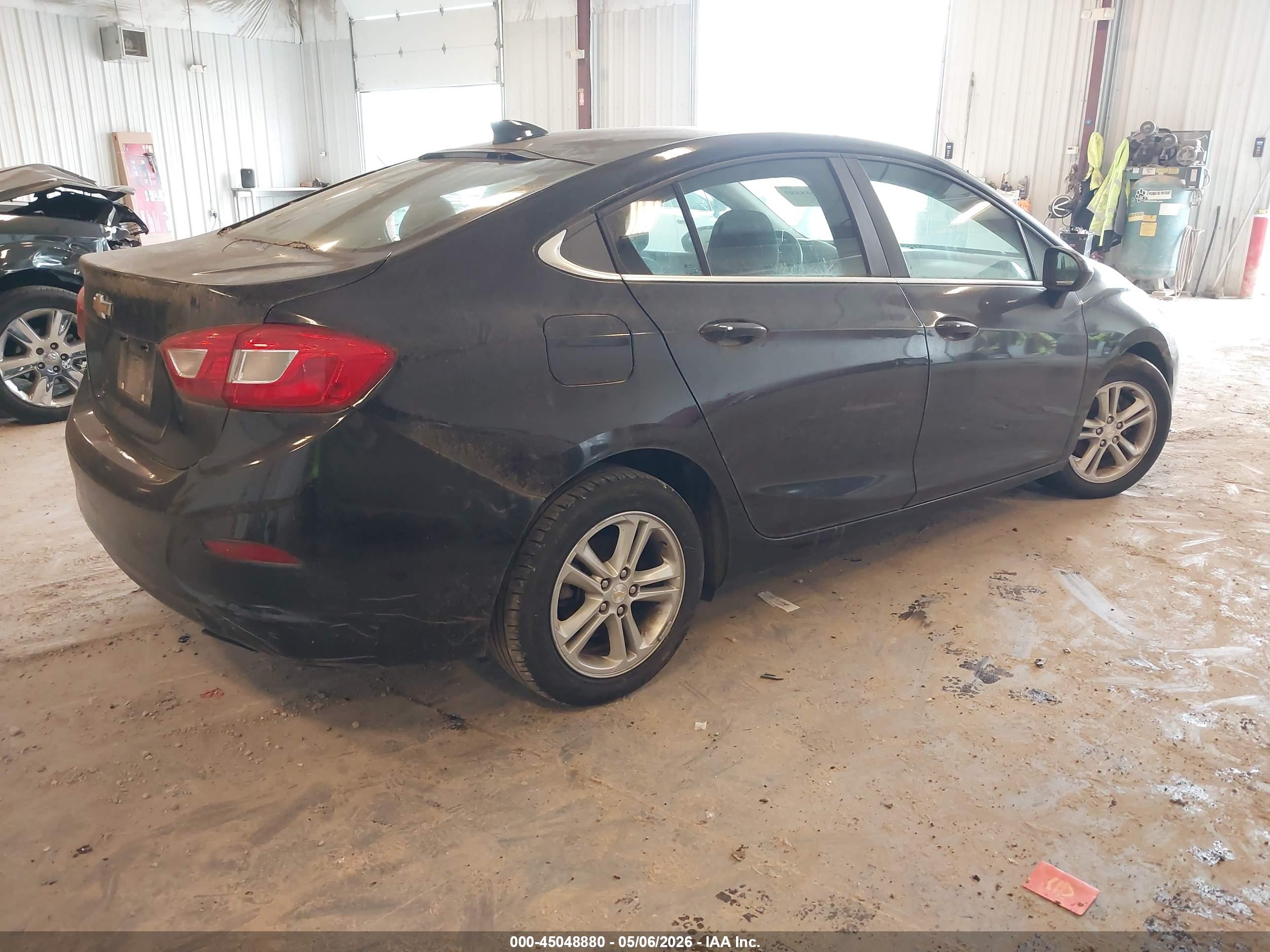 CHEVROLET CRUZE image 4